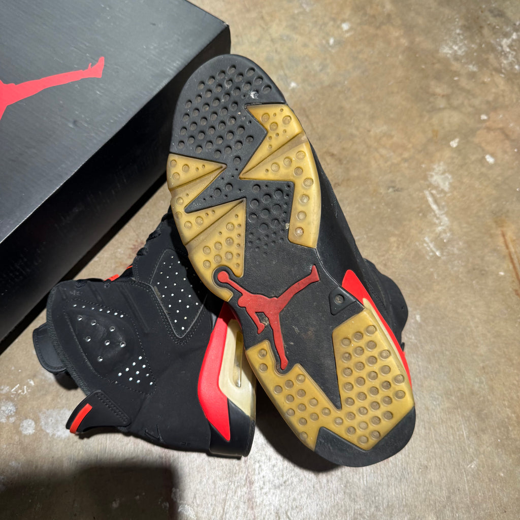 size 11 - Jordan 6 Retro ' Infrared '