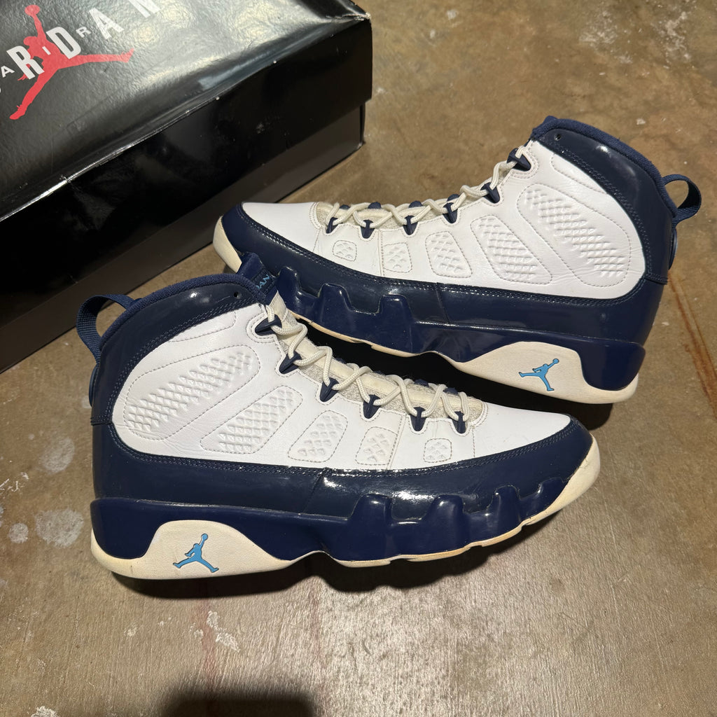 size 11 - Jordan 9 Retro ' Pearl Blue '