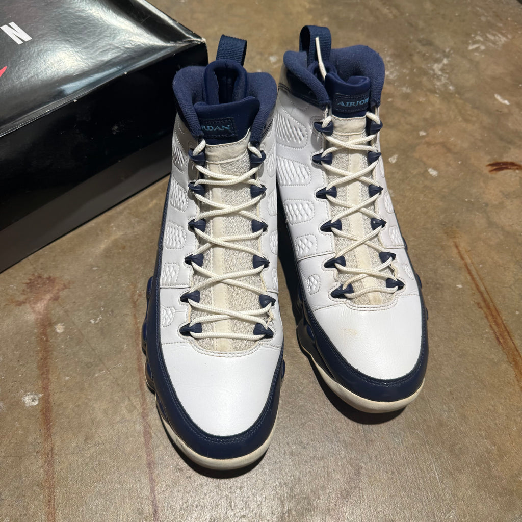 size 11 - Jordan 9 Retro ' Pearl Blue '