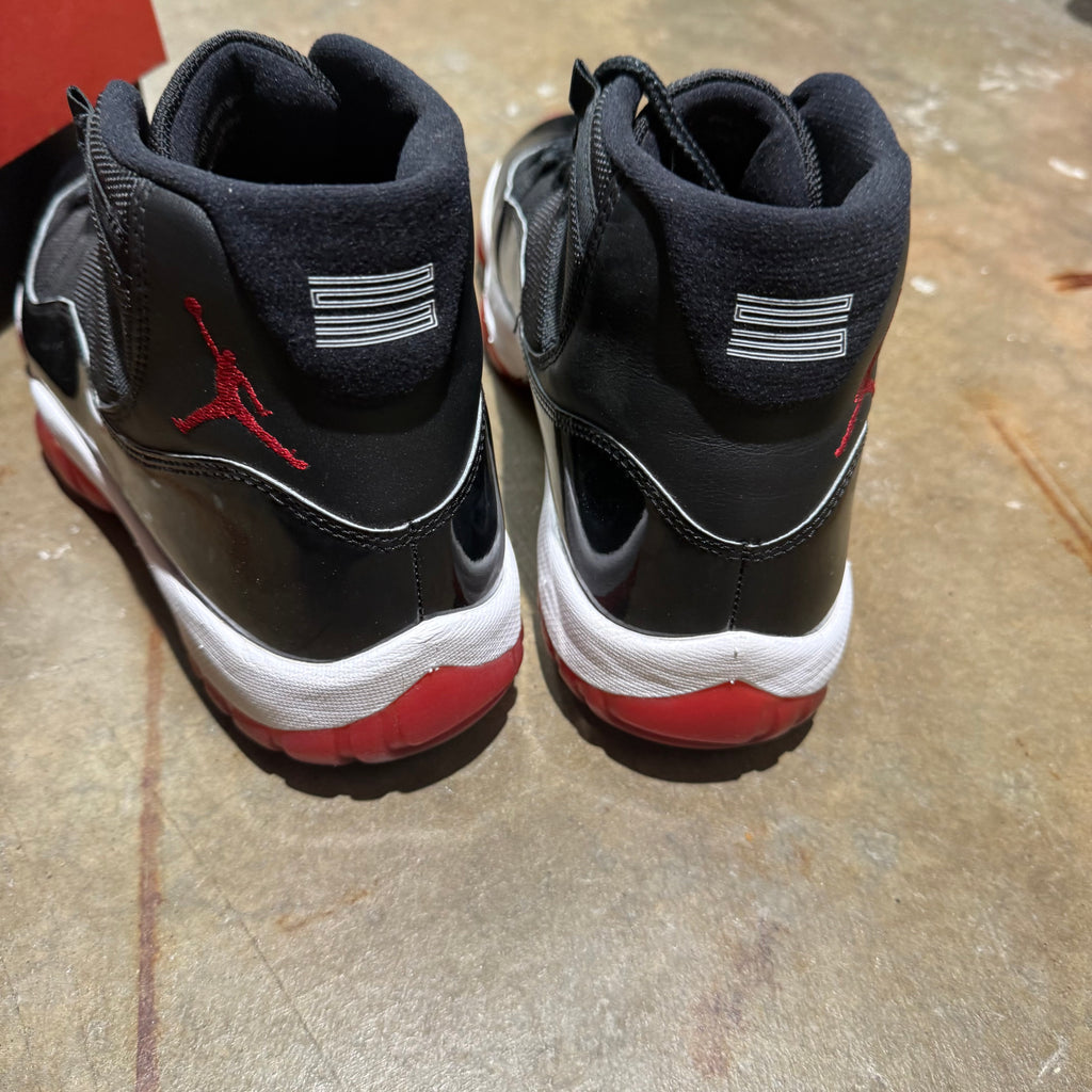 size 11 - Jordan 11 Retro ' Playoff Bred 2019 '