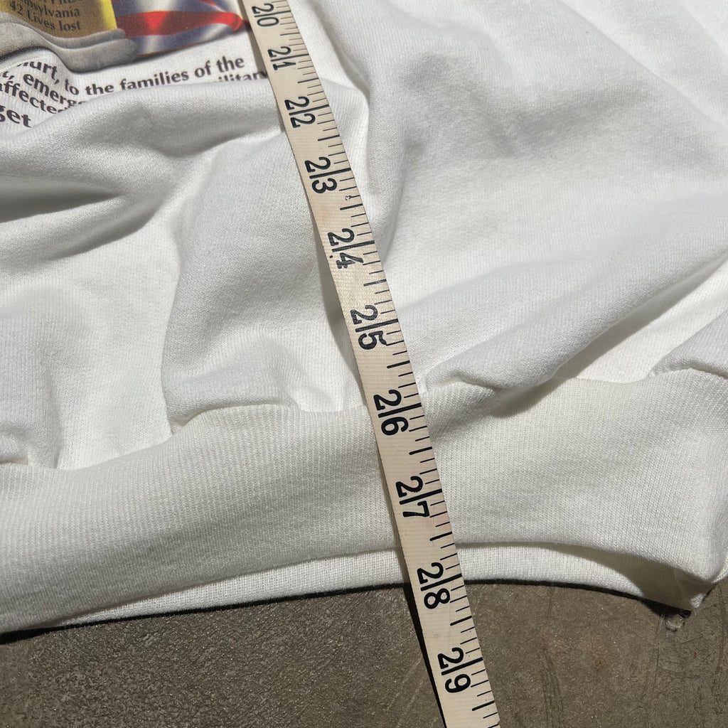 size xl - Vintage ' september 11, 2001 The day the Eagles cried American Flag ' crewneck