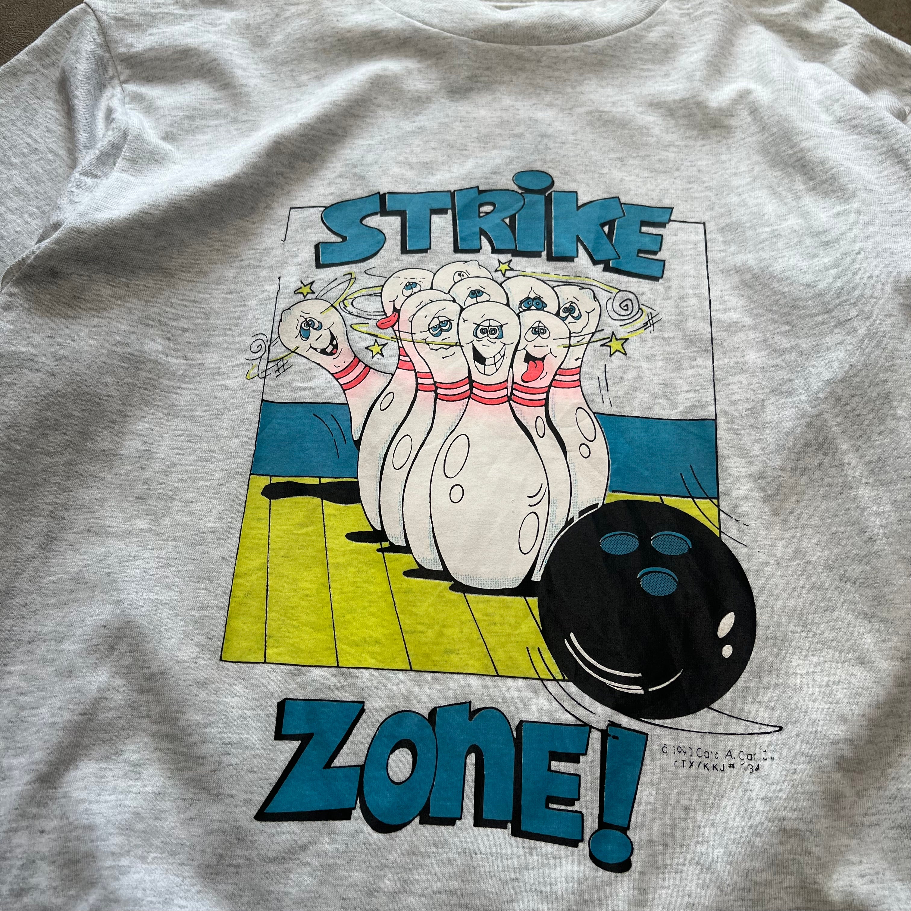 size medium - Vintage ' Strike Zone Bowling ' tee