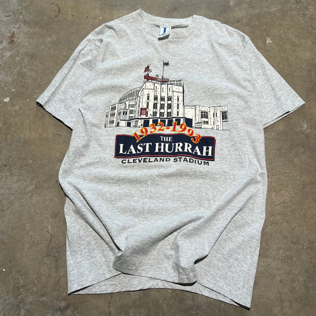 size xl - Vintage Cleveland Indian stadium ' tee
