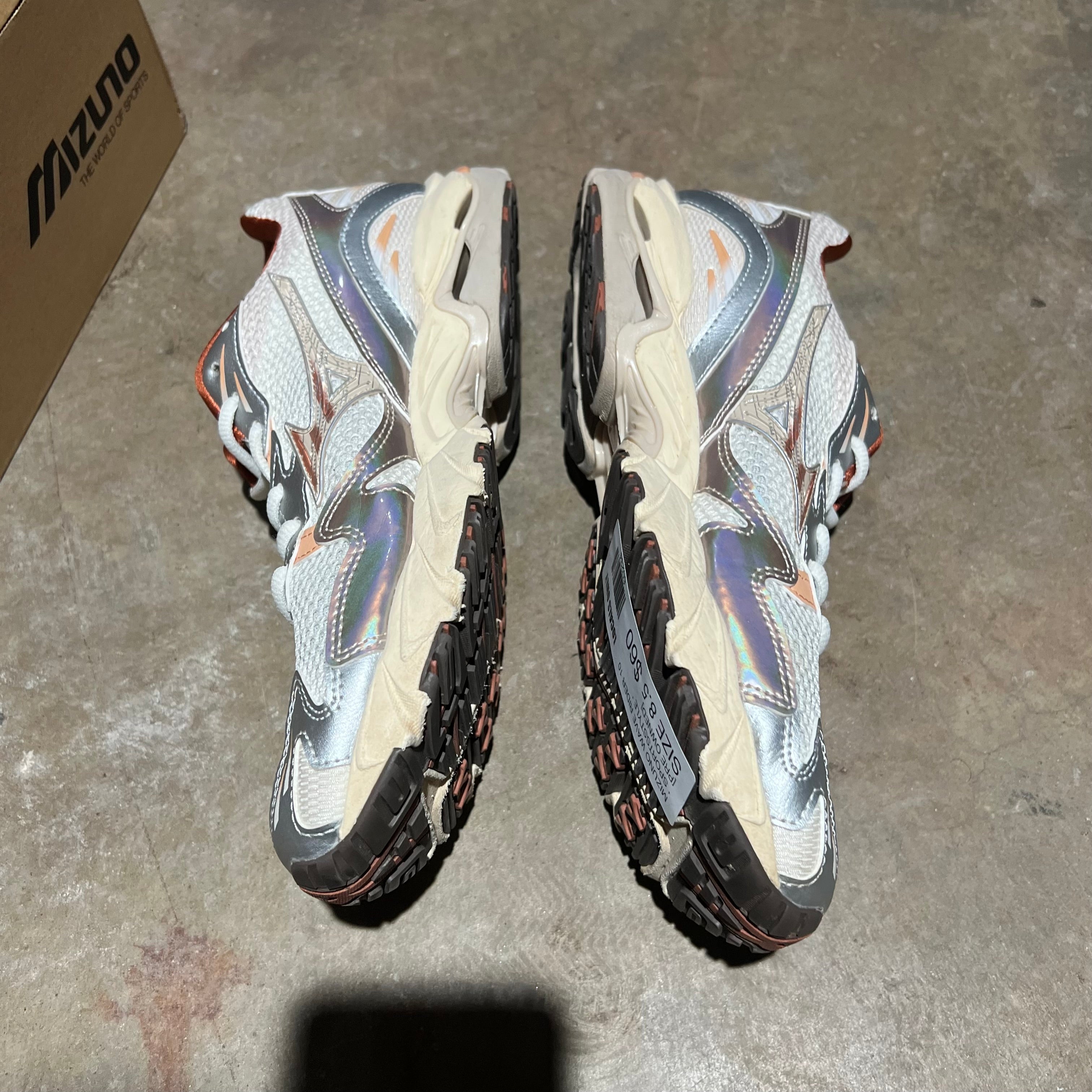size 8.5 - Mizuno Wave Runner 10 ' Sportssyle '