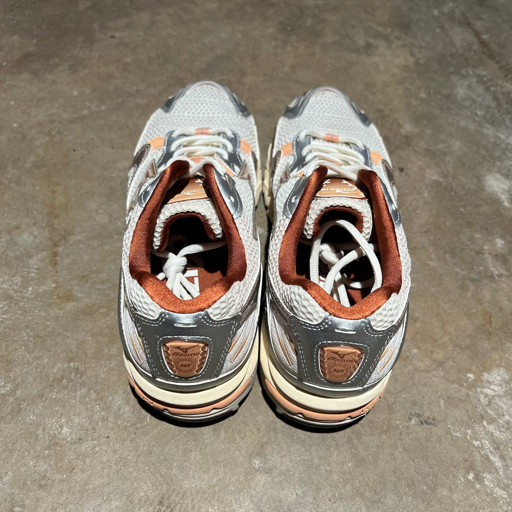 size 8.5 - Mizuno Wave Runner 10 ' Sportssyle '