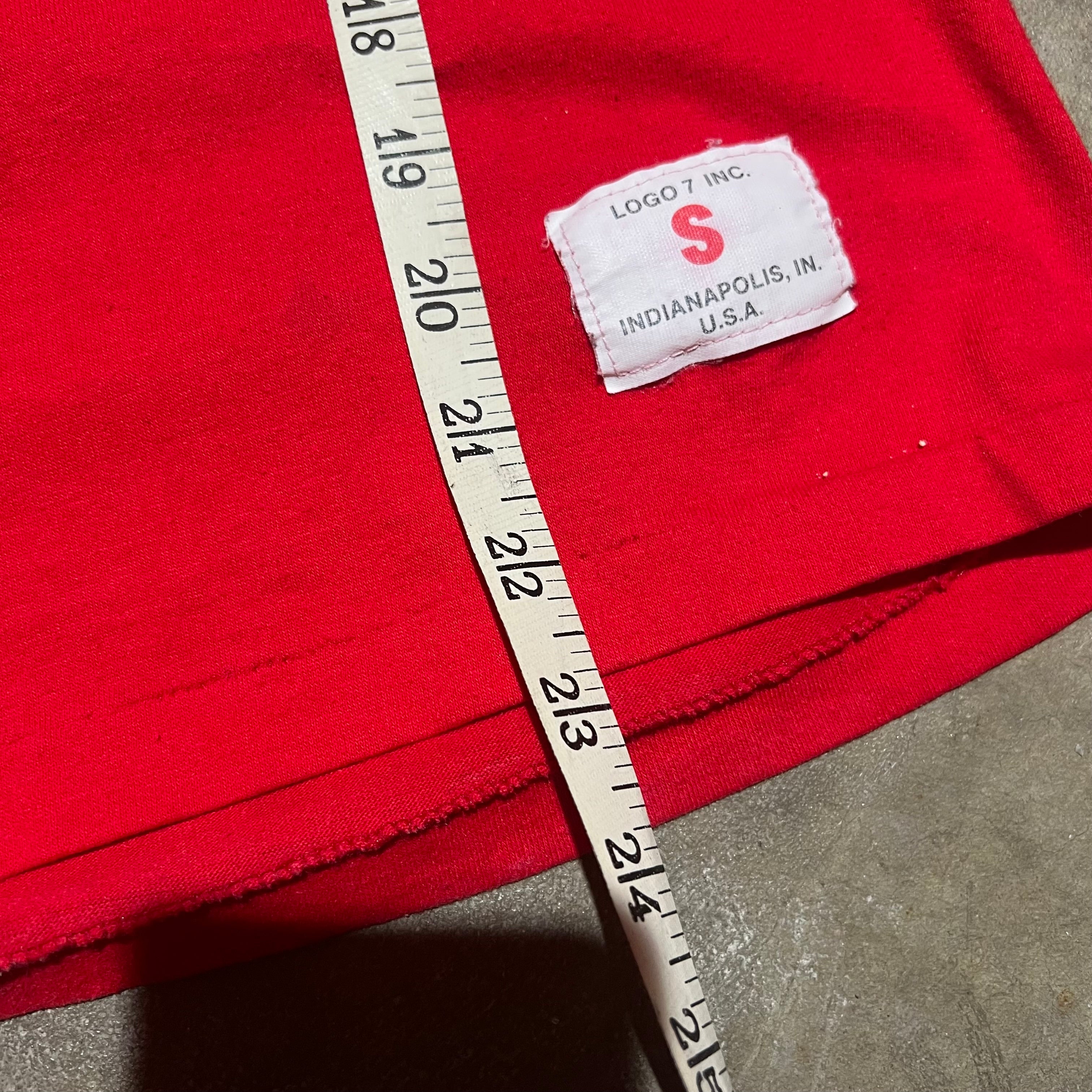 size small - Vintage ' 1980's Huskies ' Tee