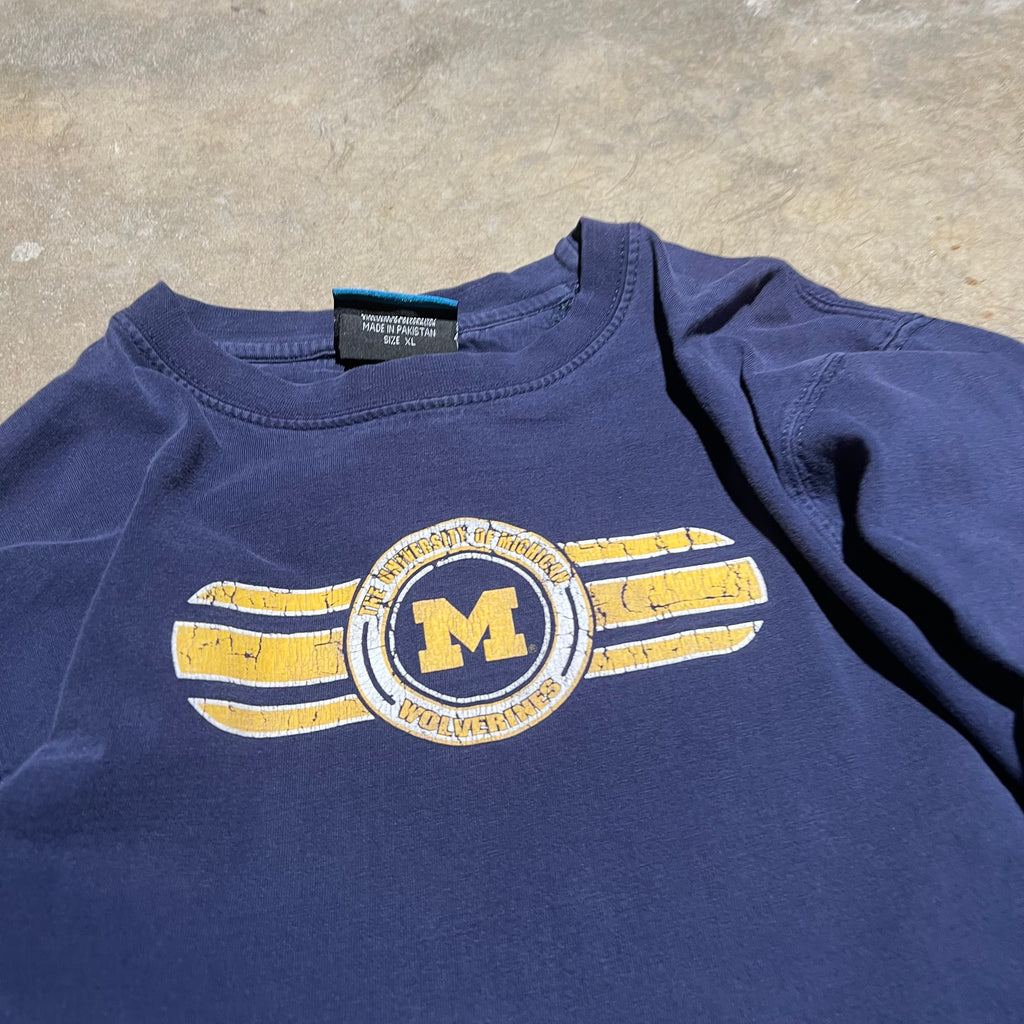 size small - Vintage ' The University of Michigan Wolverines ' tee