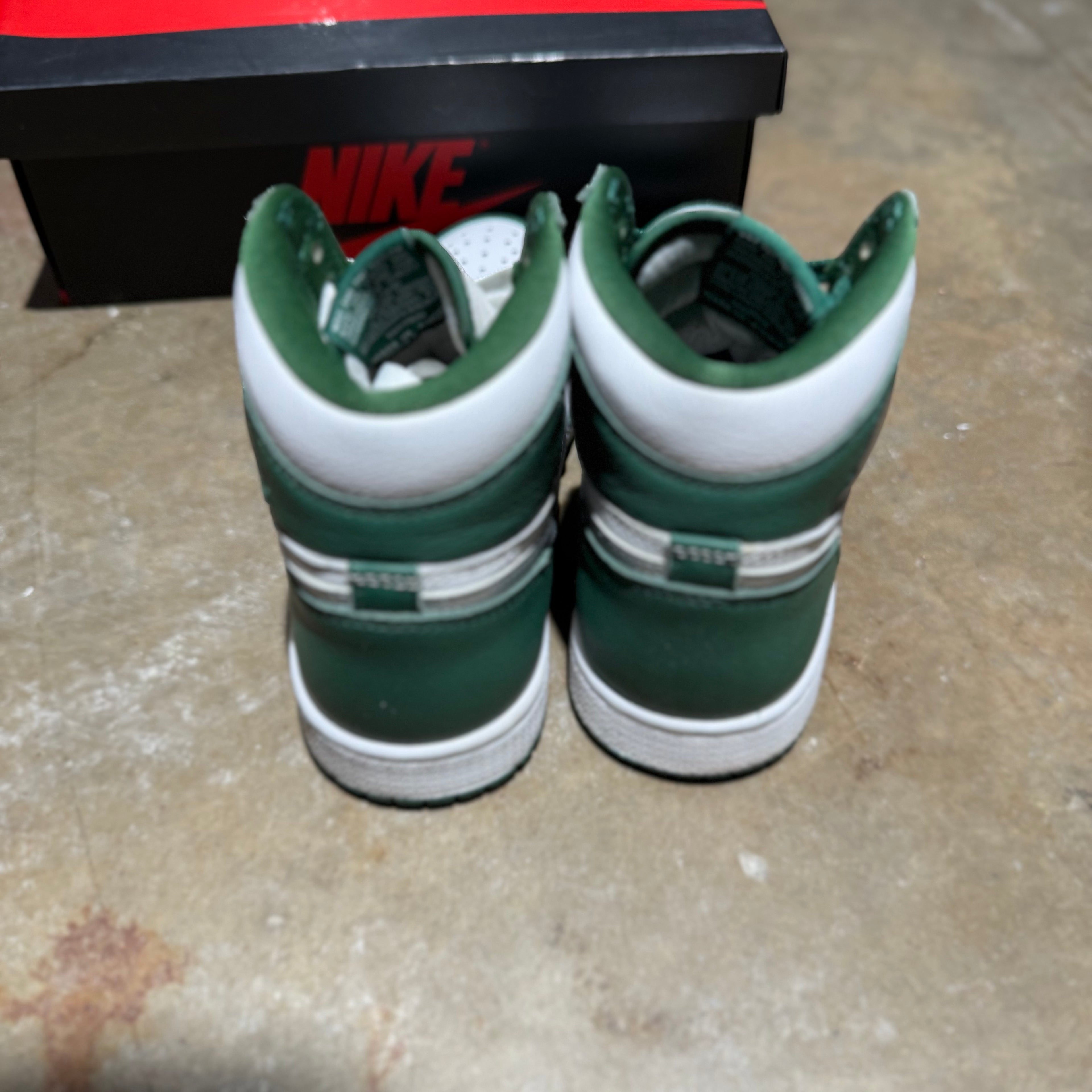 size 7.5 - Jordan 1 High Retro ' OG Gore Green '