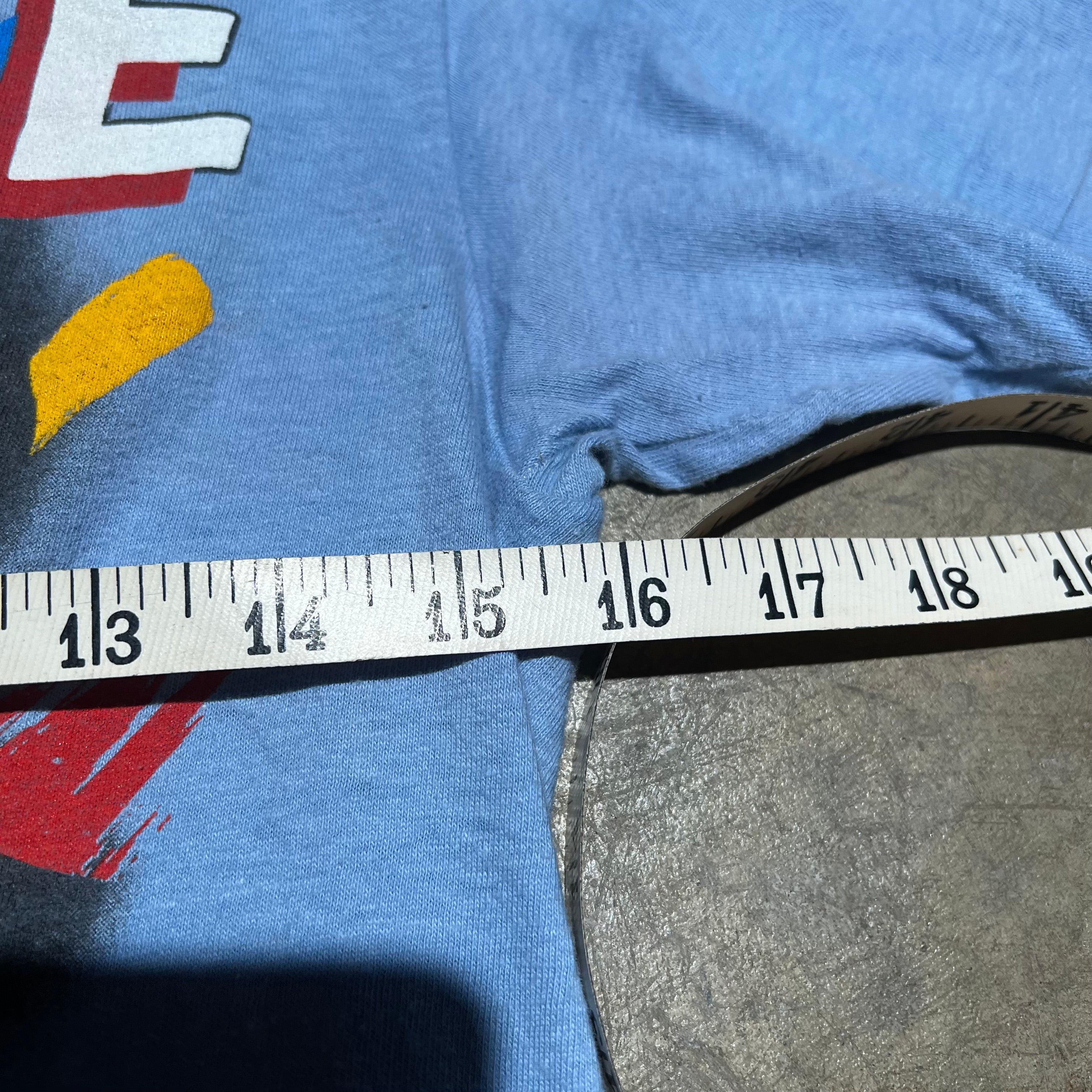 size medium - Vintage ' 1983 The Police Synchronicity ' tee