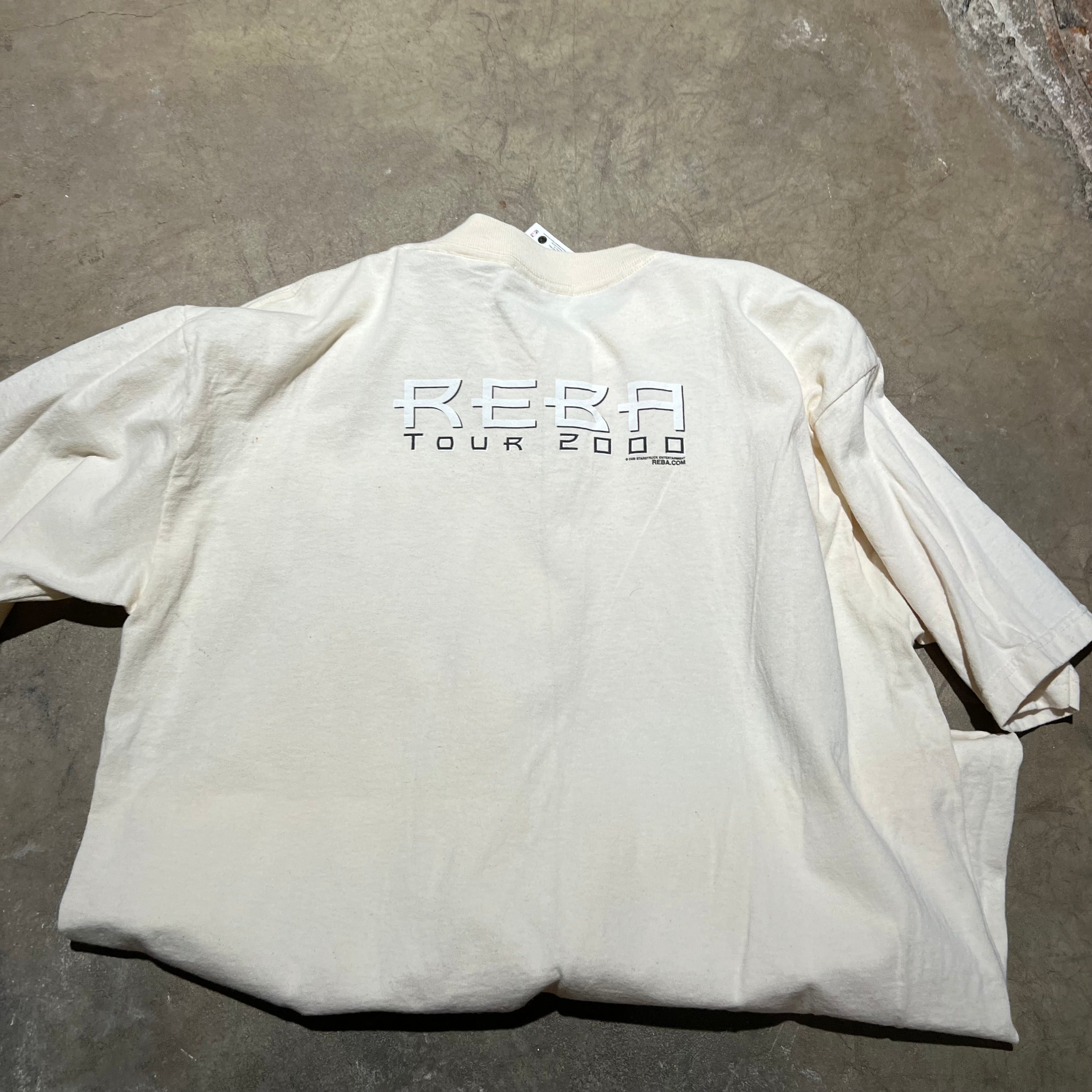 size large - Vintage ' 2000 Reba Tour ' tee