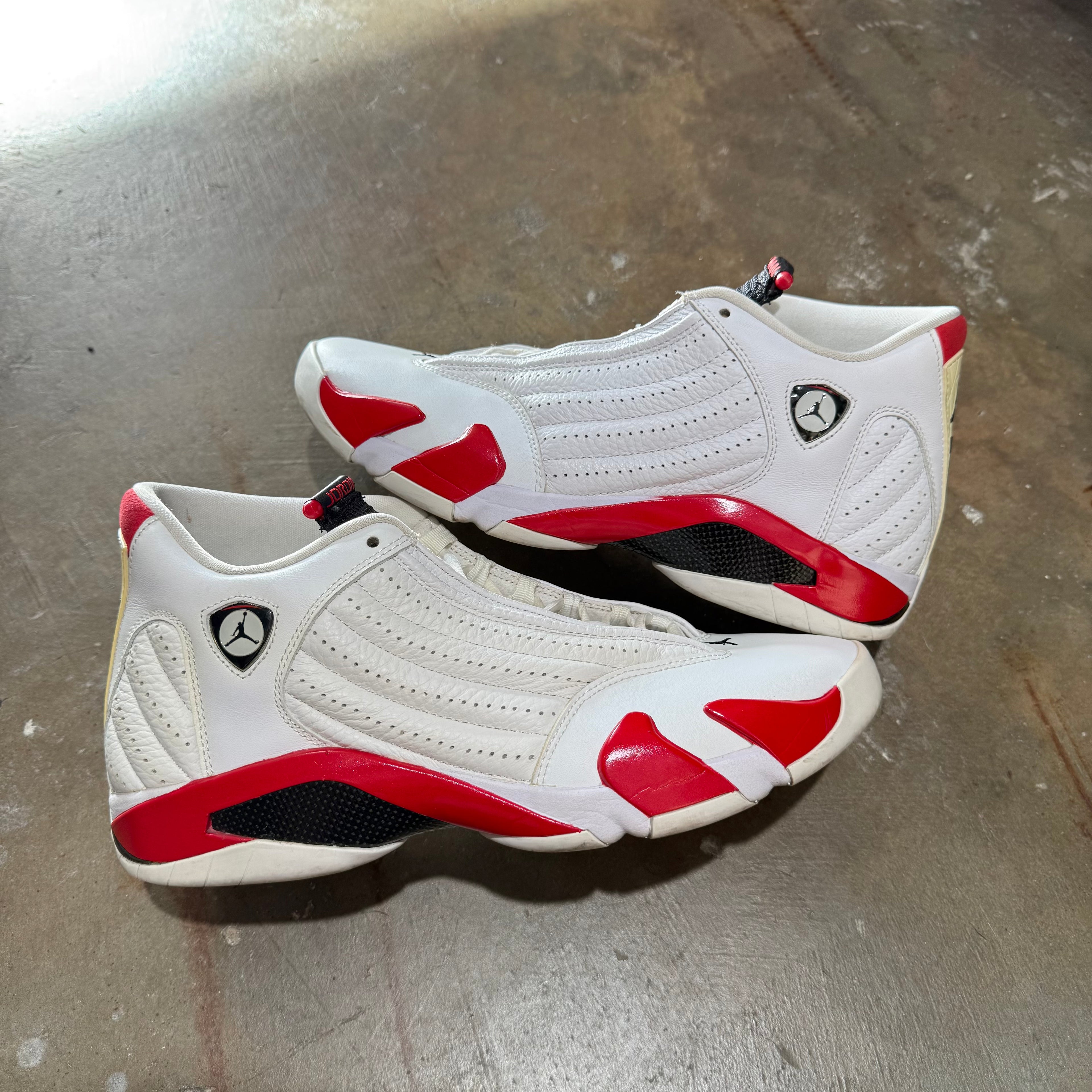 size 11 - Jordan 14 Retro ' RIP Hamilton '