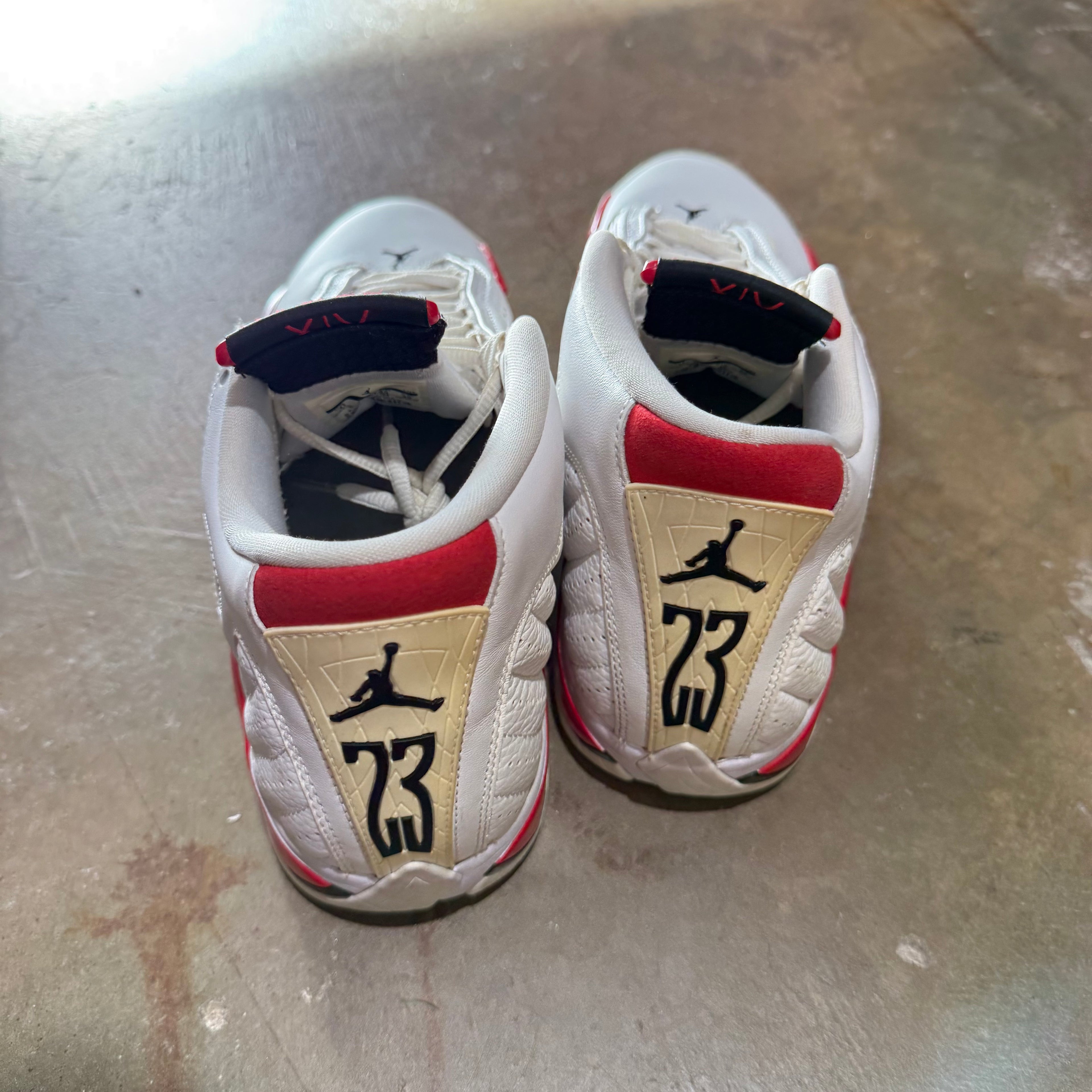 size 11 - Jordan 14 Retro ' RIP Hamilton '