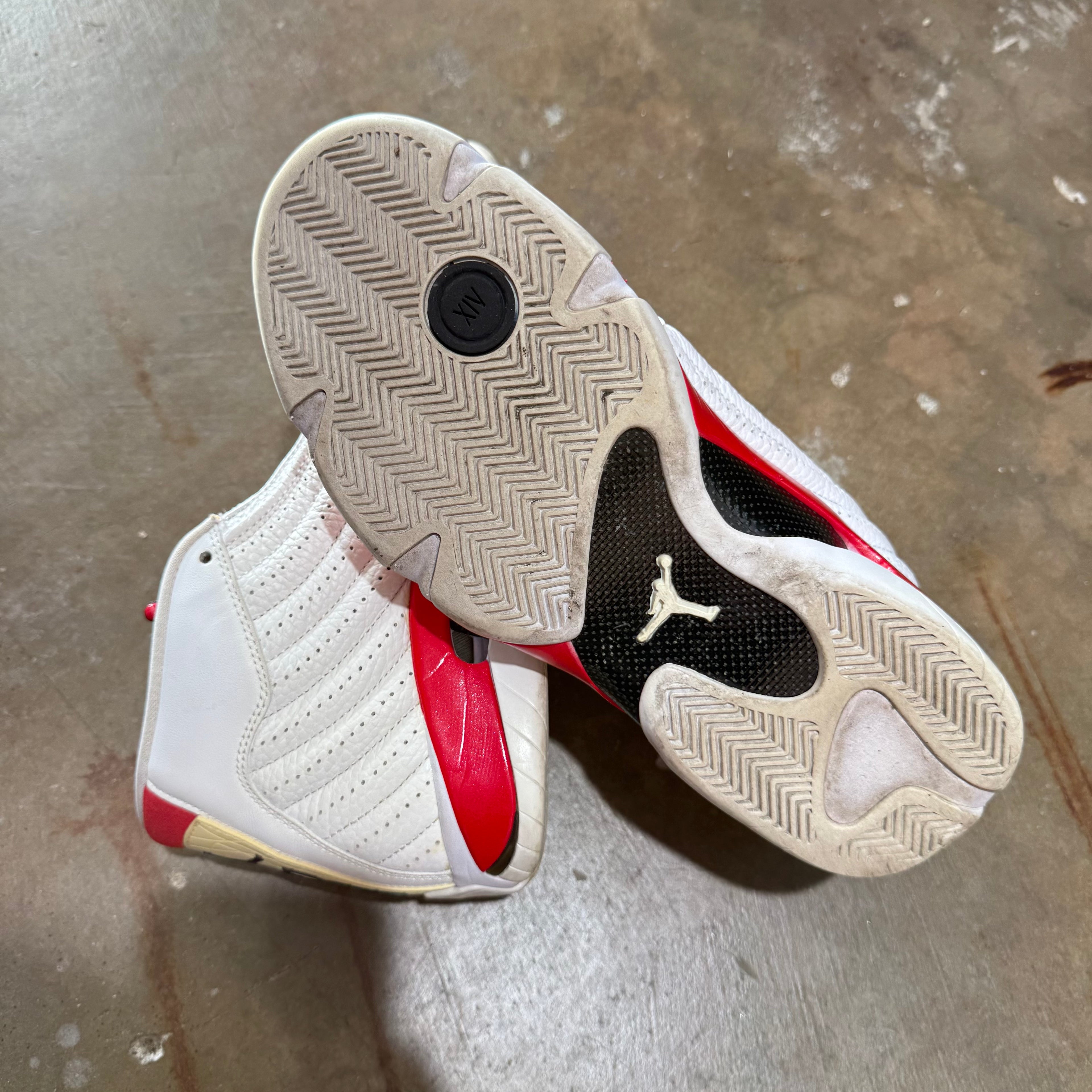 size 11 - Jordan 14 Retro ' RIP Hamilton '