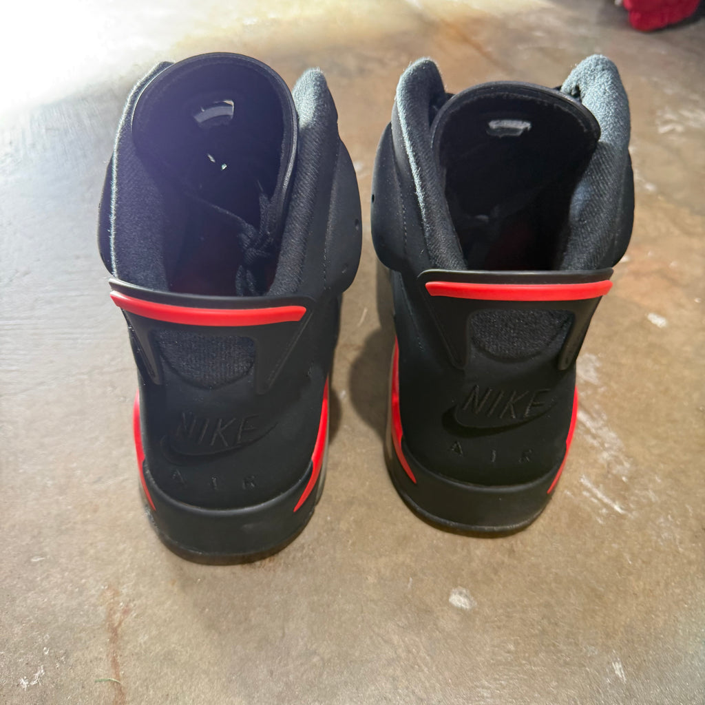 size 11 - Jordan 6 Retro ' Black Infrared 2019 '