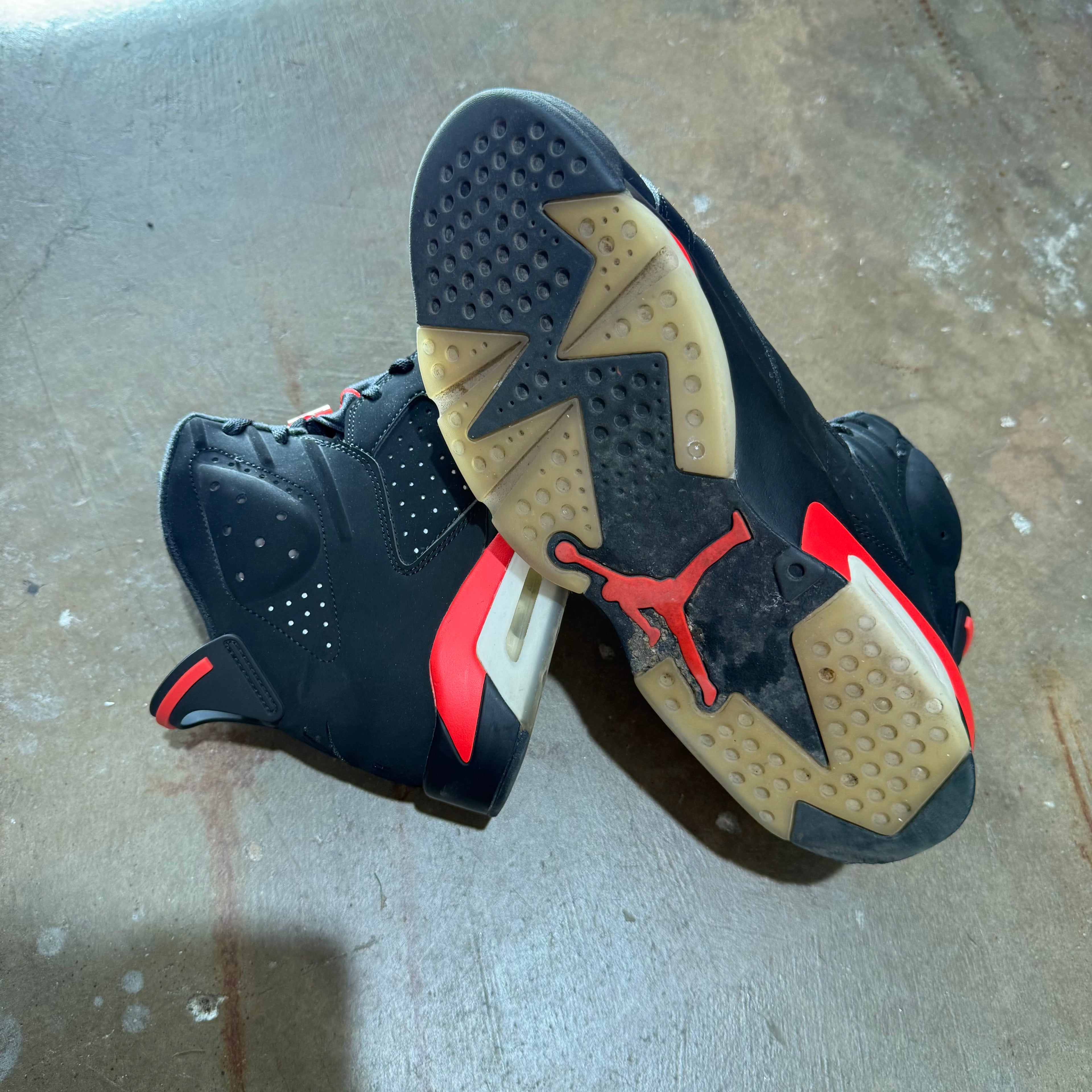 size 11 - Jordan 6 Retro ' Black Infrared 2019 '