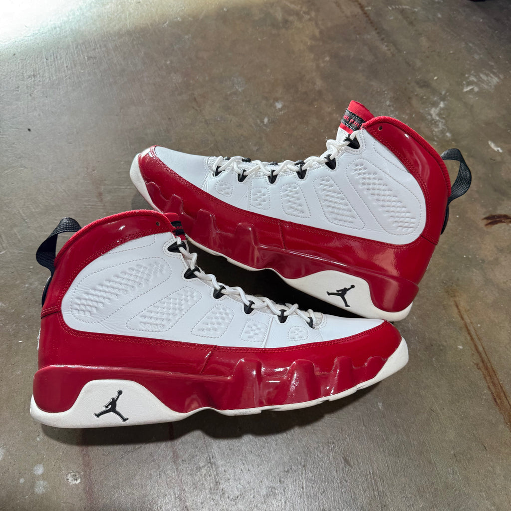 size 11 - Jordan 9 Retro ' White Gym Red '