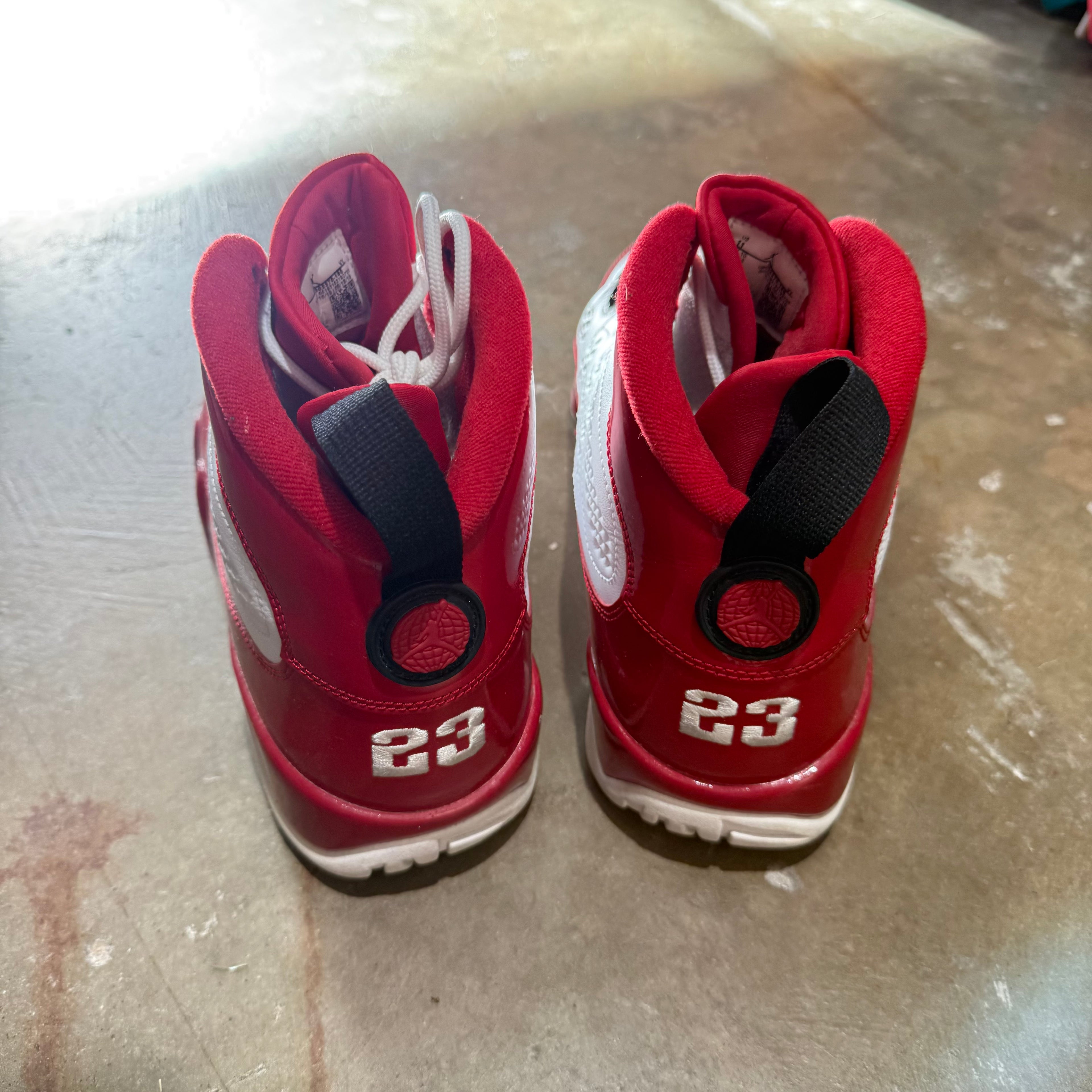 size 11 - Jordan 9 Retro ' White Gym Red '