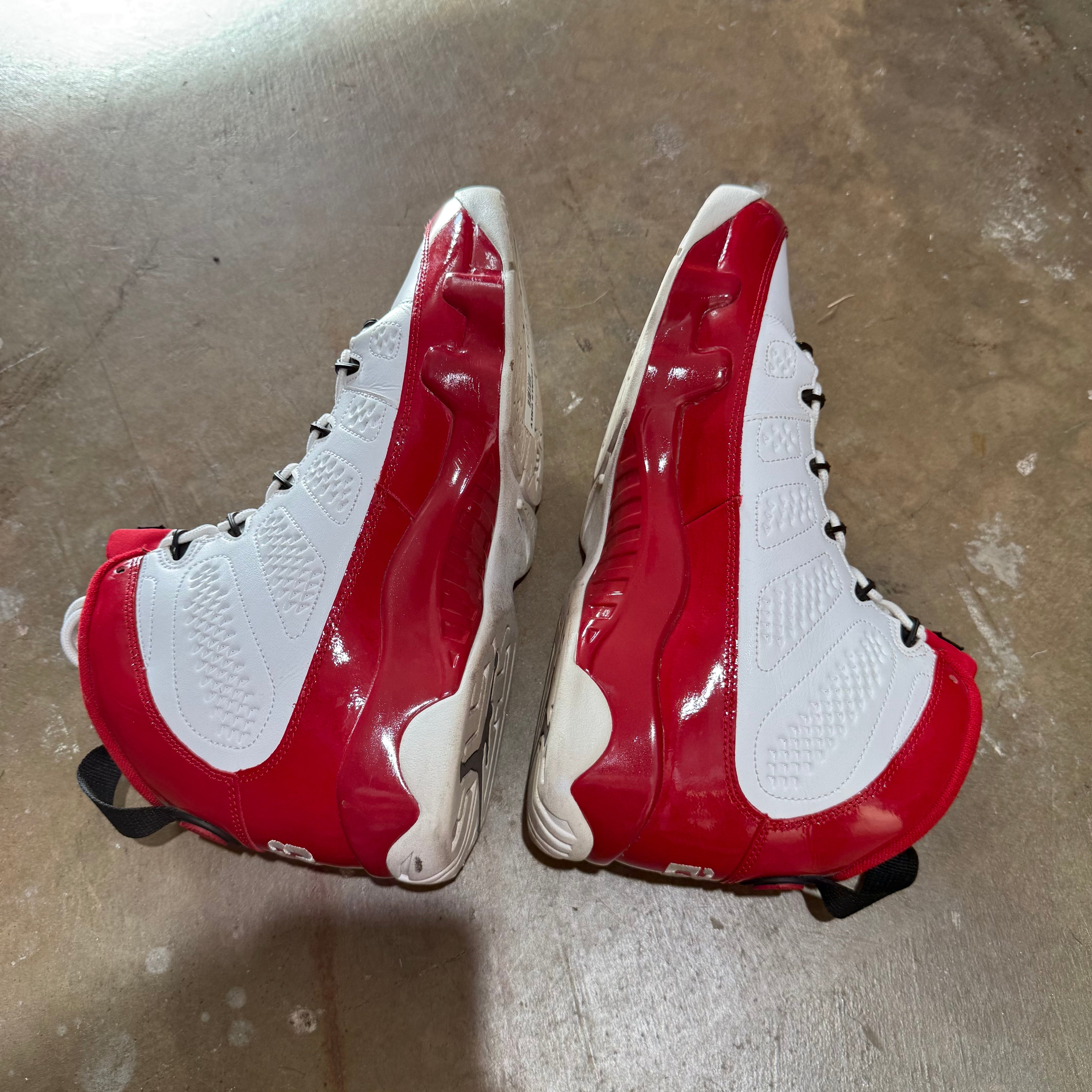 size 11 - Jordan 9 Retro ' White Gym Red '
