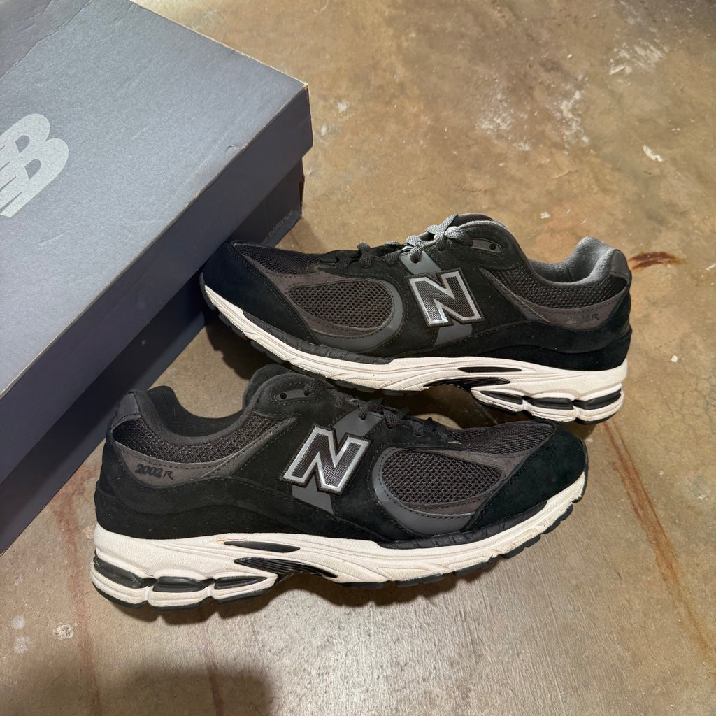 size 10 - New Balance 2002R ' Black Gunmetal '