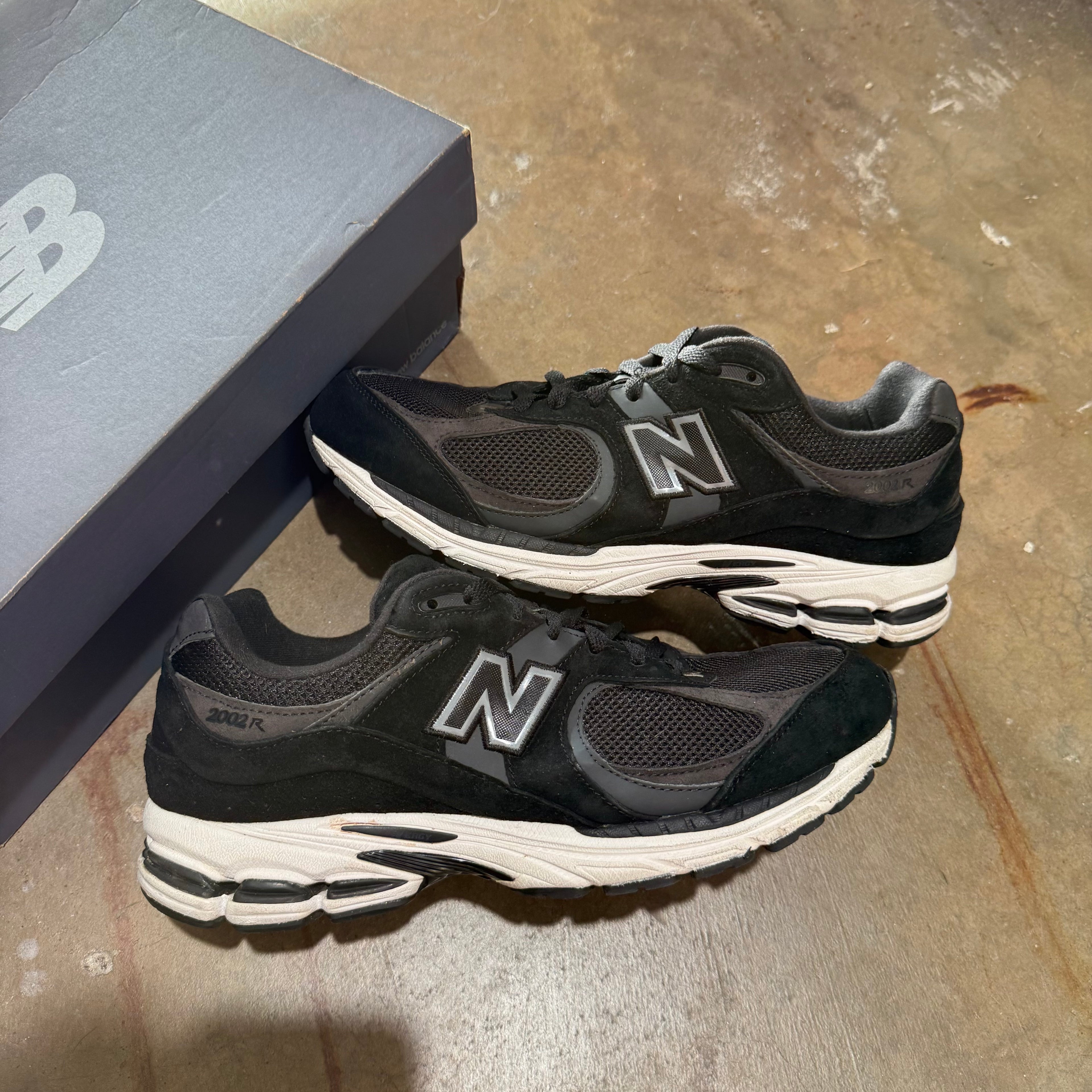 size 10 - New Balance 2002R ' Black Gunmetal '