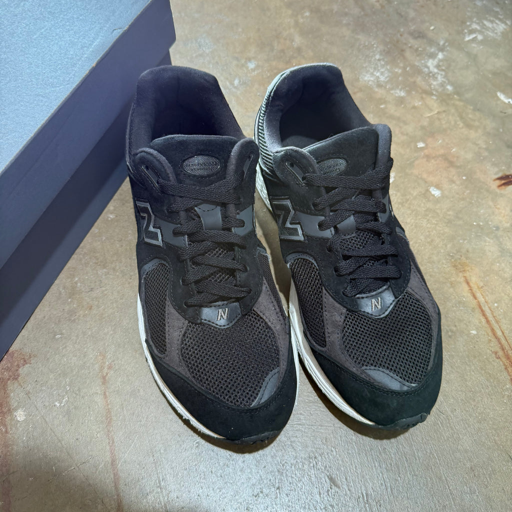 size 10 - New Balance 2002R ' Black Gunmetal '