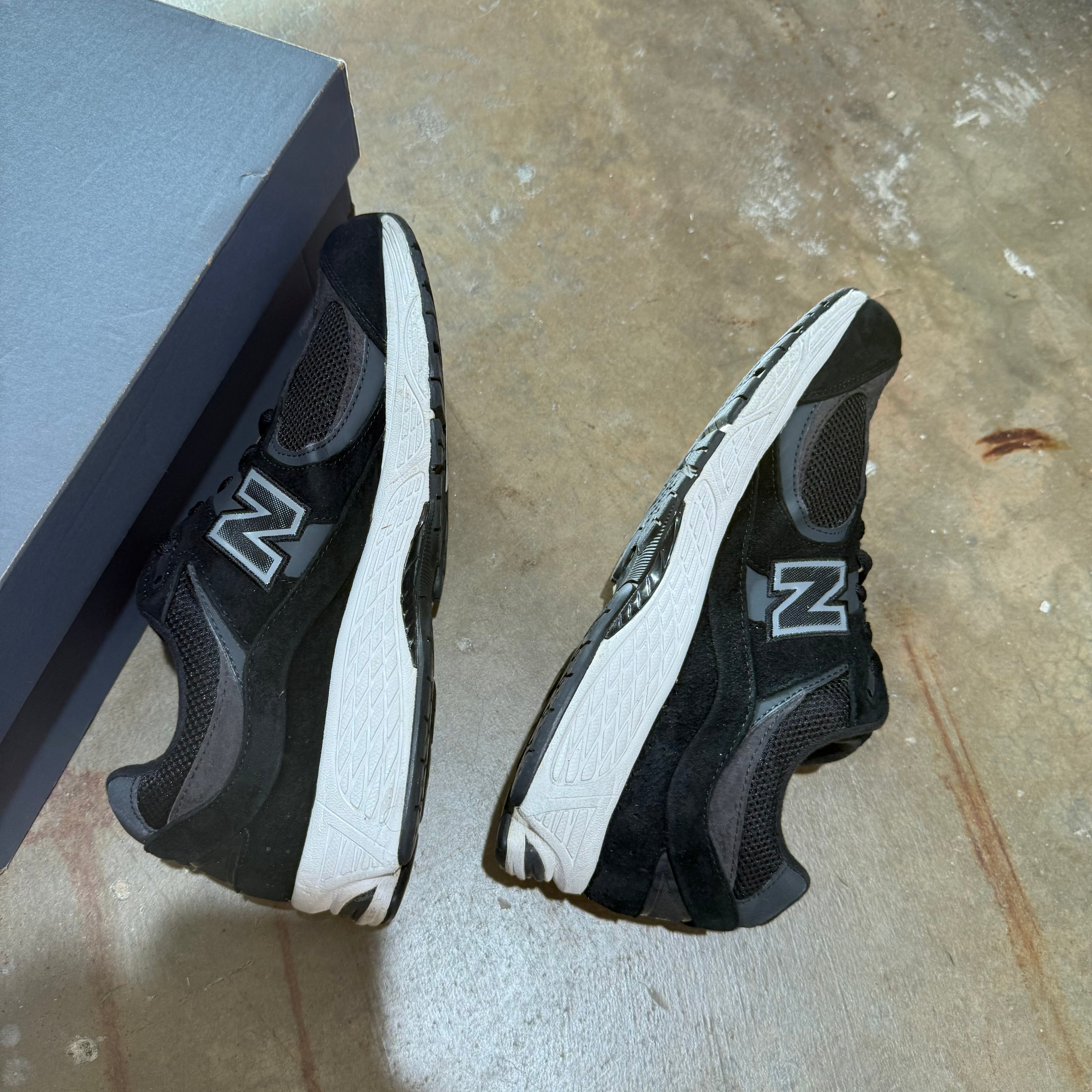 size 10 - New Balance 2002R ' Black Gunmetal '