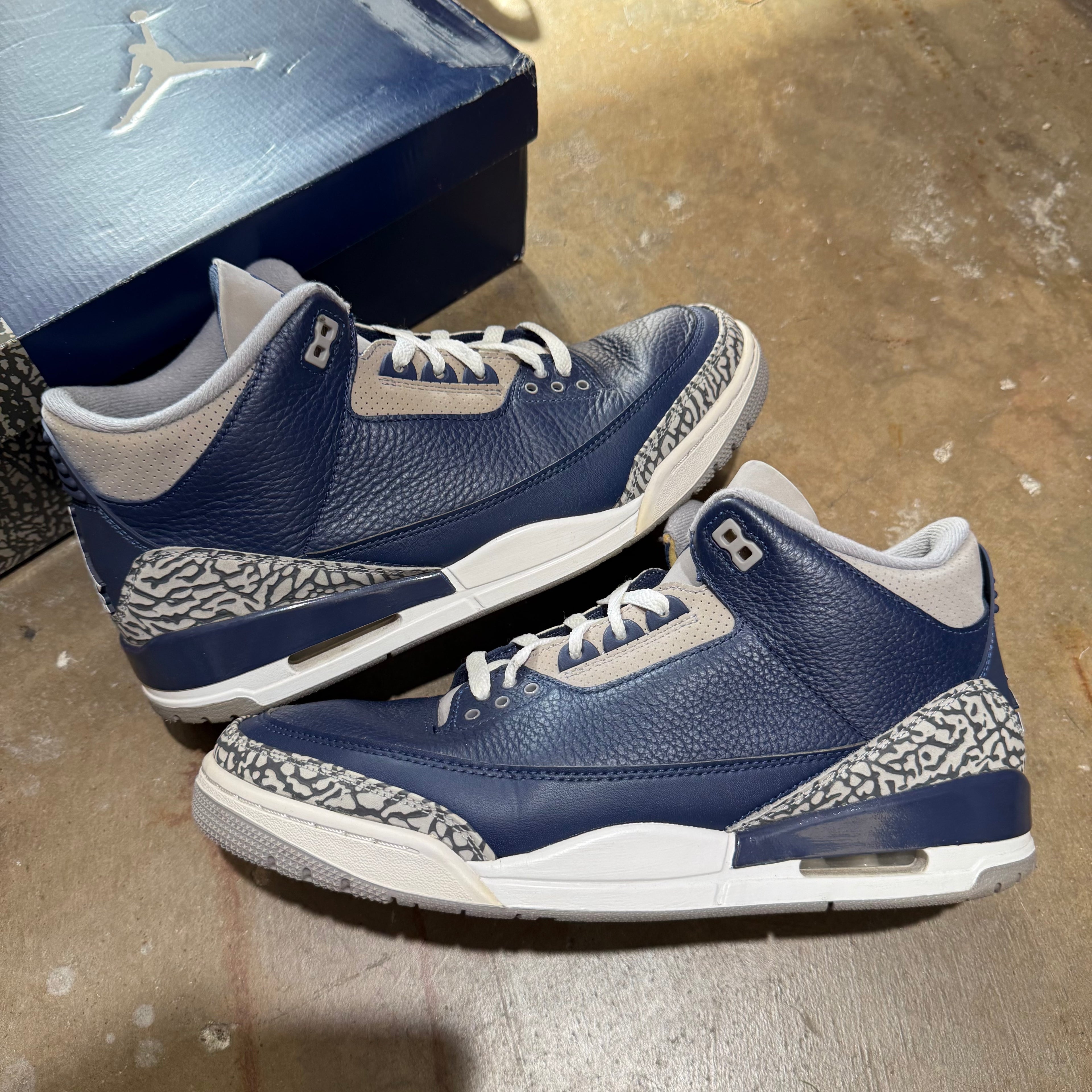 size 11.5 - Jordan 3 Retro ' Georgetown 2021 '