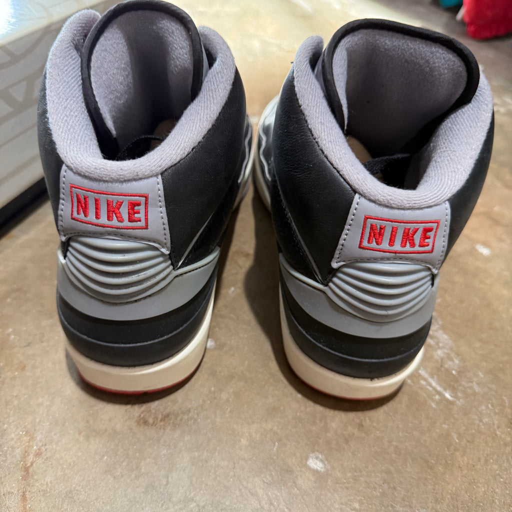 size 11 - Jordan 2 Retro ' Black Cement '