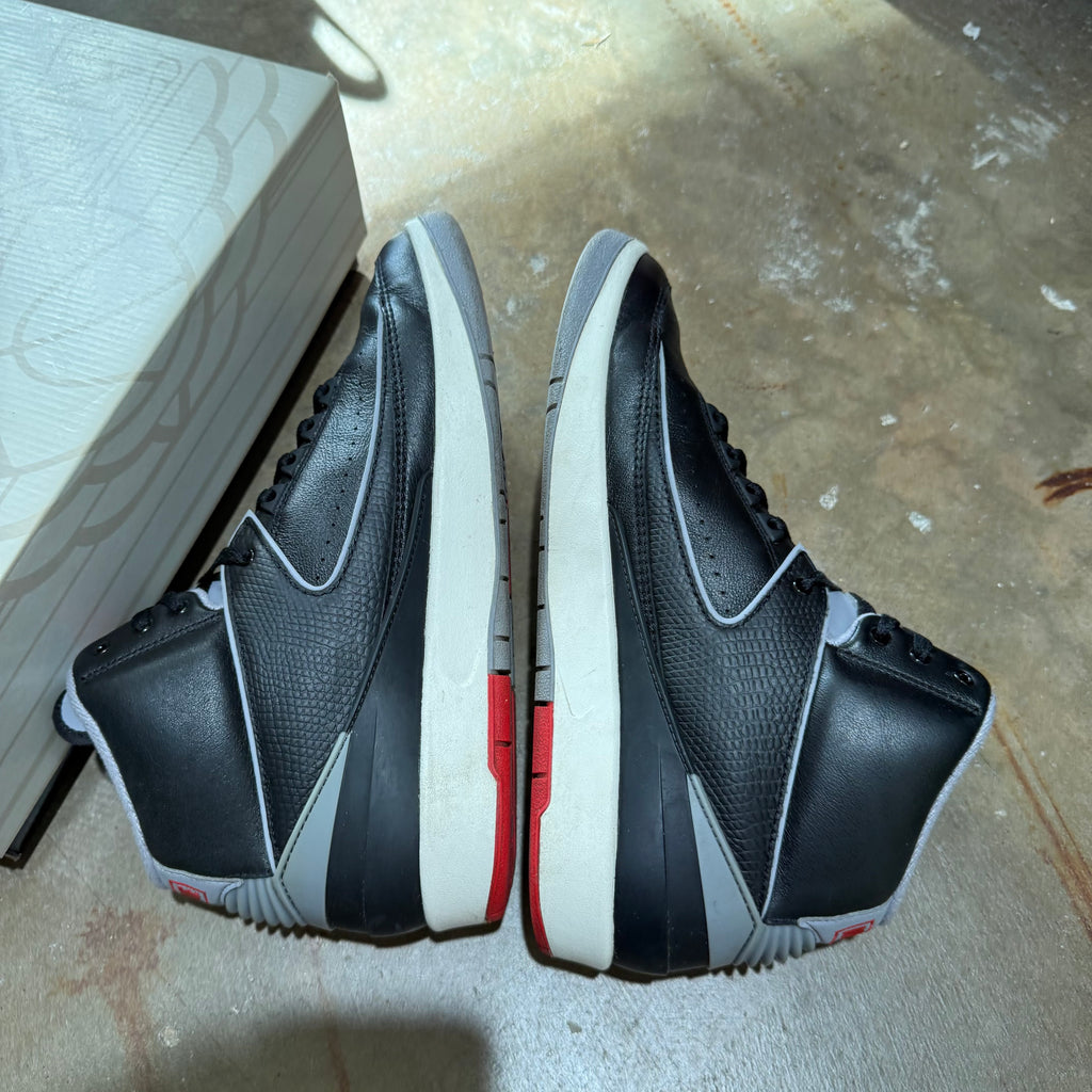 size 11 - Jordan 2 Retro ' Black Cement '