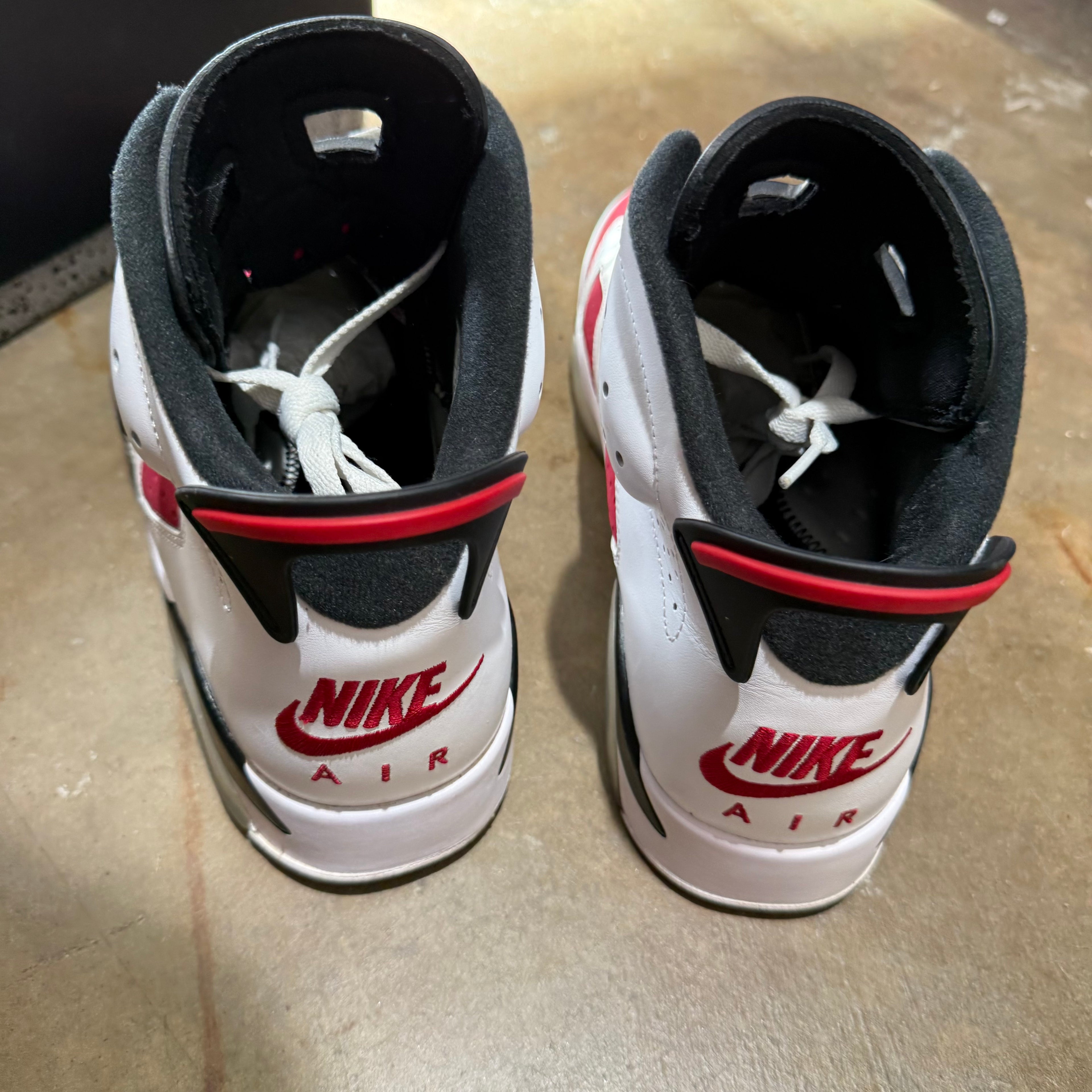 size 11 - Jordan 6 Retro ' Carmine 2021 '