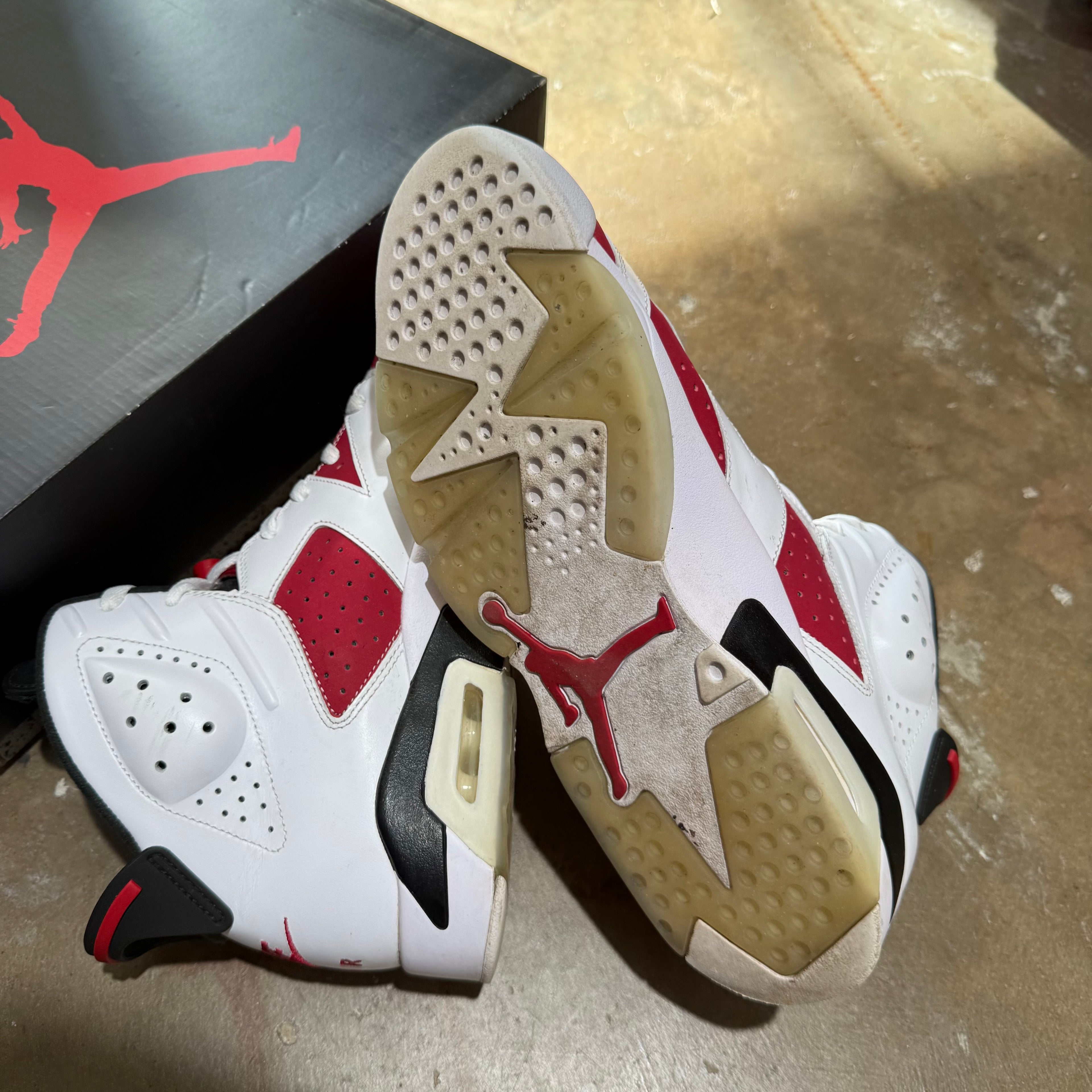 size 11 - Jordan 6 Retro ' Carmine 2021 '