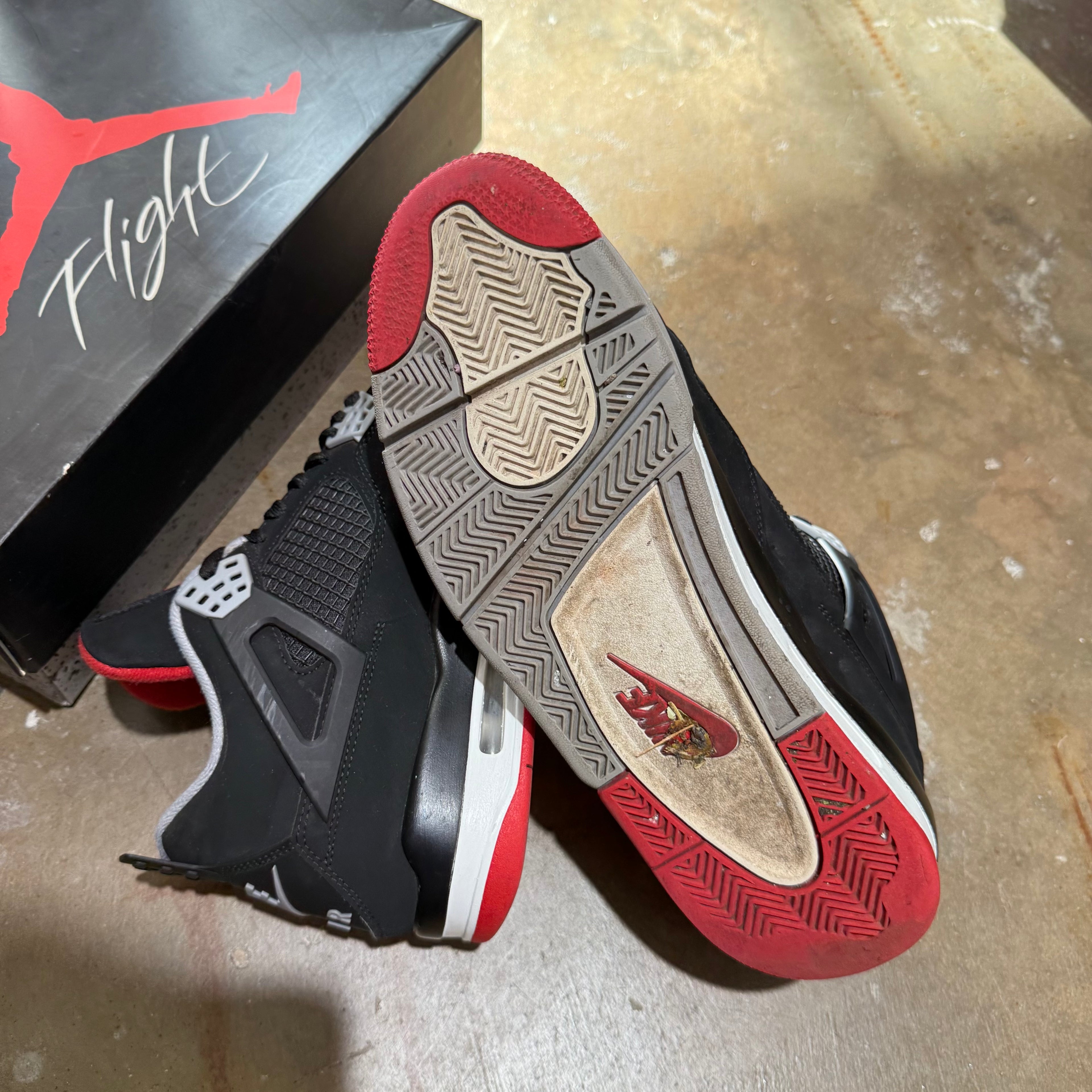 size 11 - Jordan 4 Retro ' Bred 2019 '