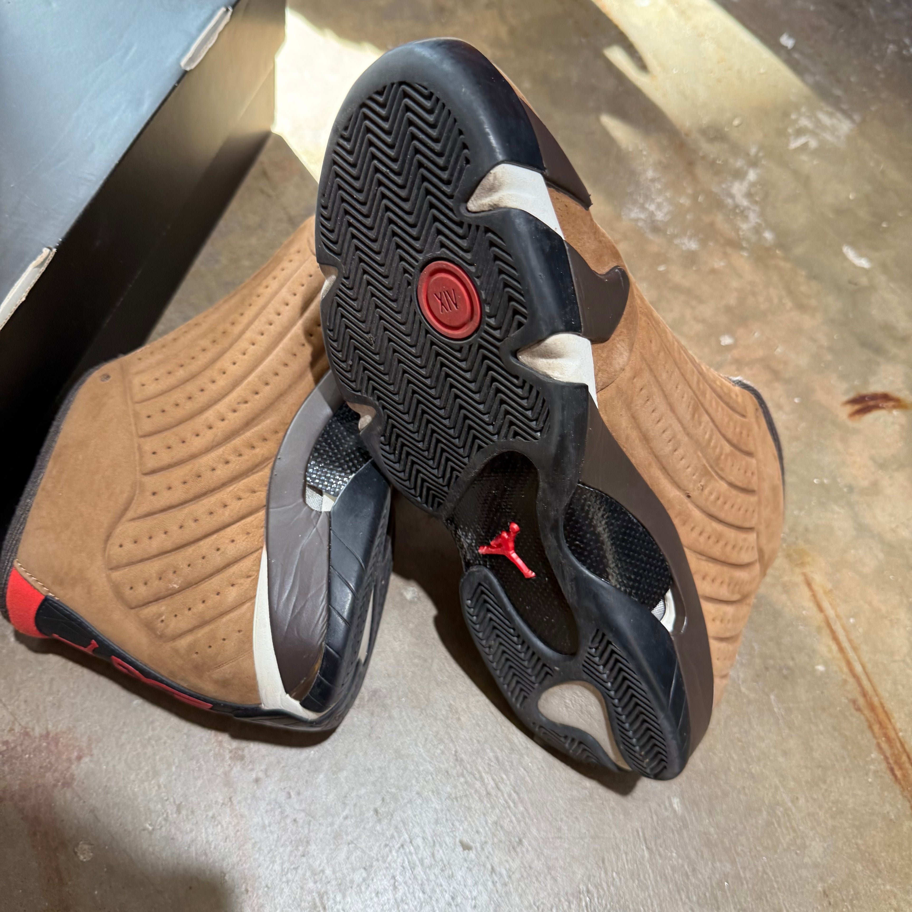 size 11 - Jordan 14 Retro ' Winterized Archeao Brown '