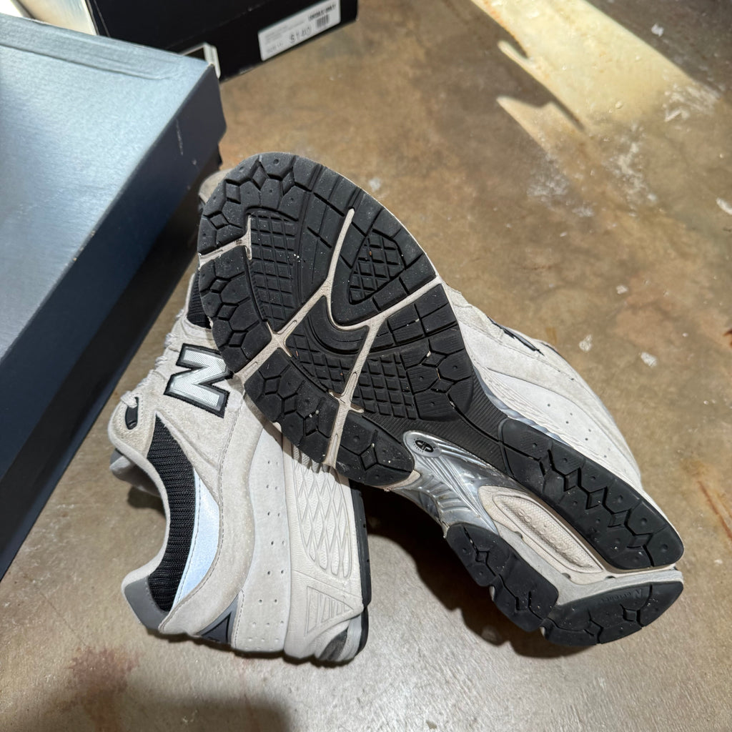 size 10.5 - New Balance 2002R ' Grey Black '