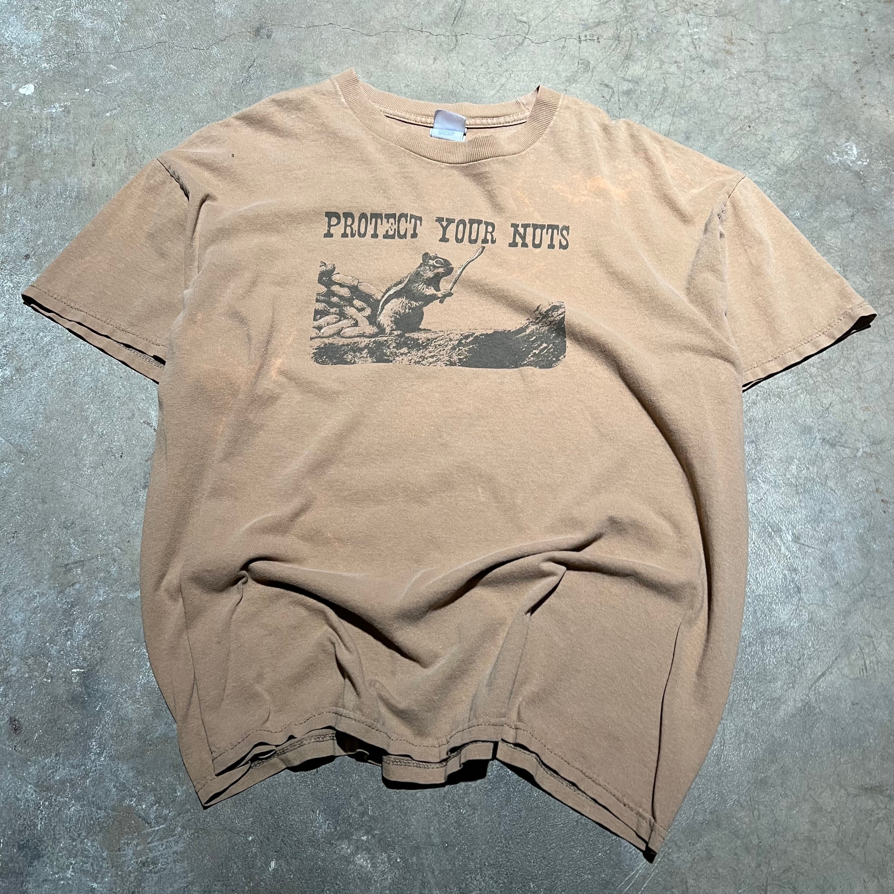size xl - Vintage ' Protect Your Nuts ' tee