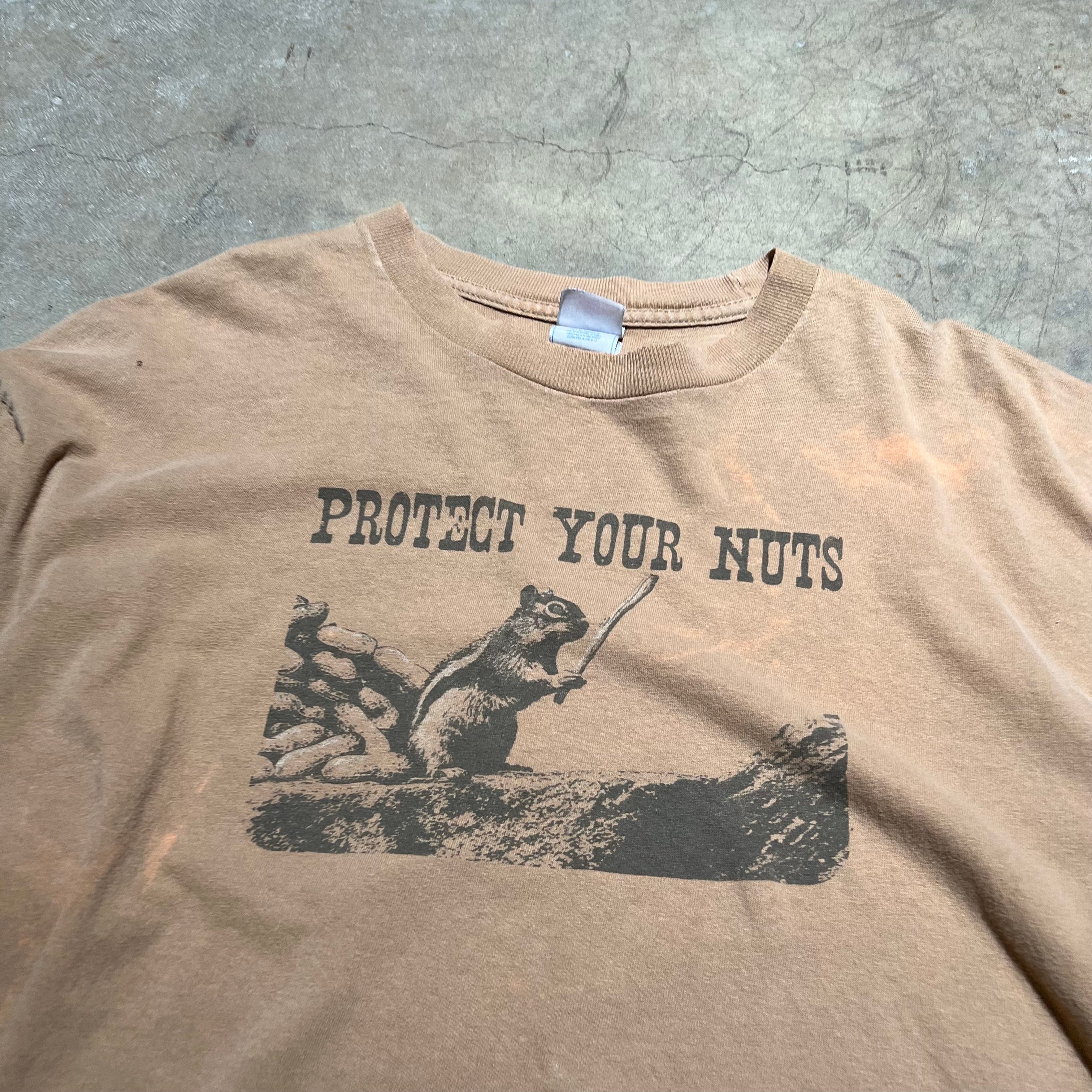 size xl - Vintage ' Protect Your Nuts ' tee