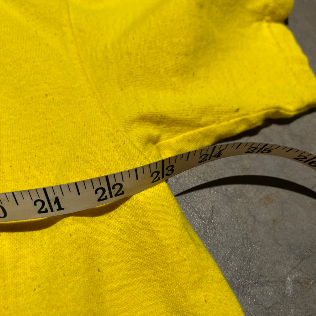 size xl - Vintage ' Yellow M&M's ' tee