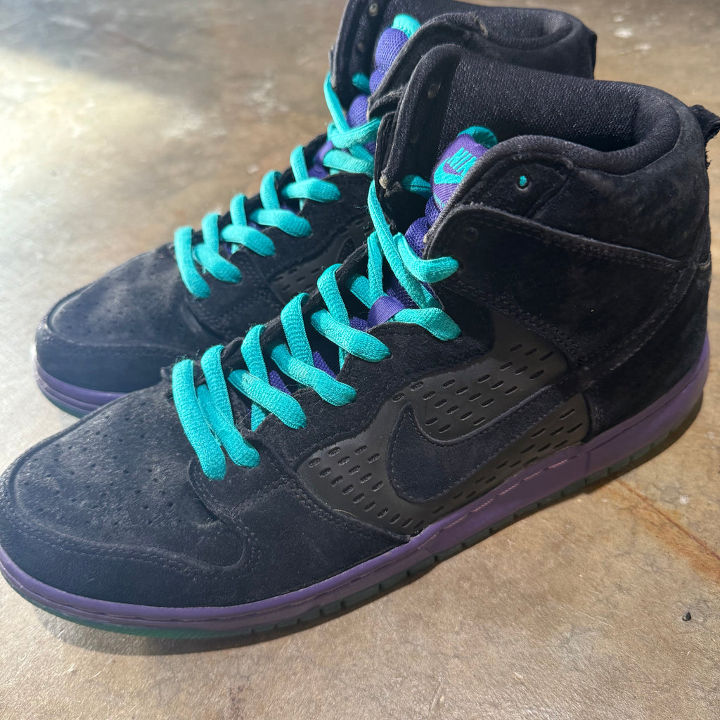 size 11 - Dunk High sb ' Back Grape '