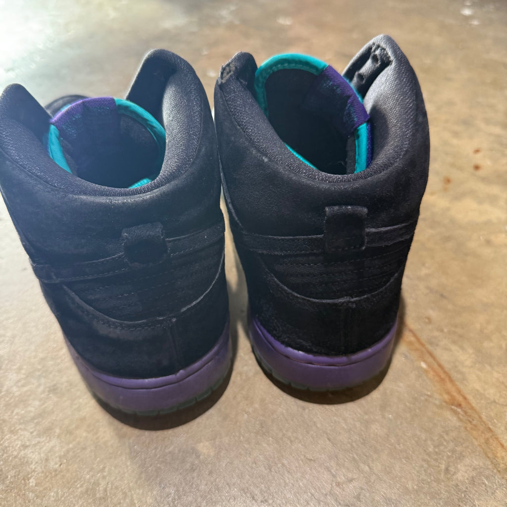 size 11 - Dunk High sb ' Back Grape '