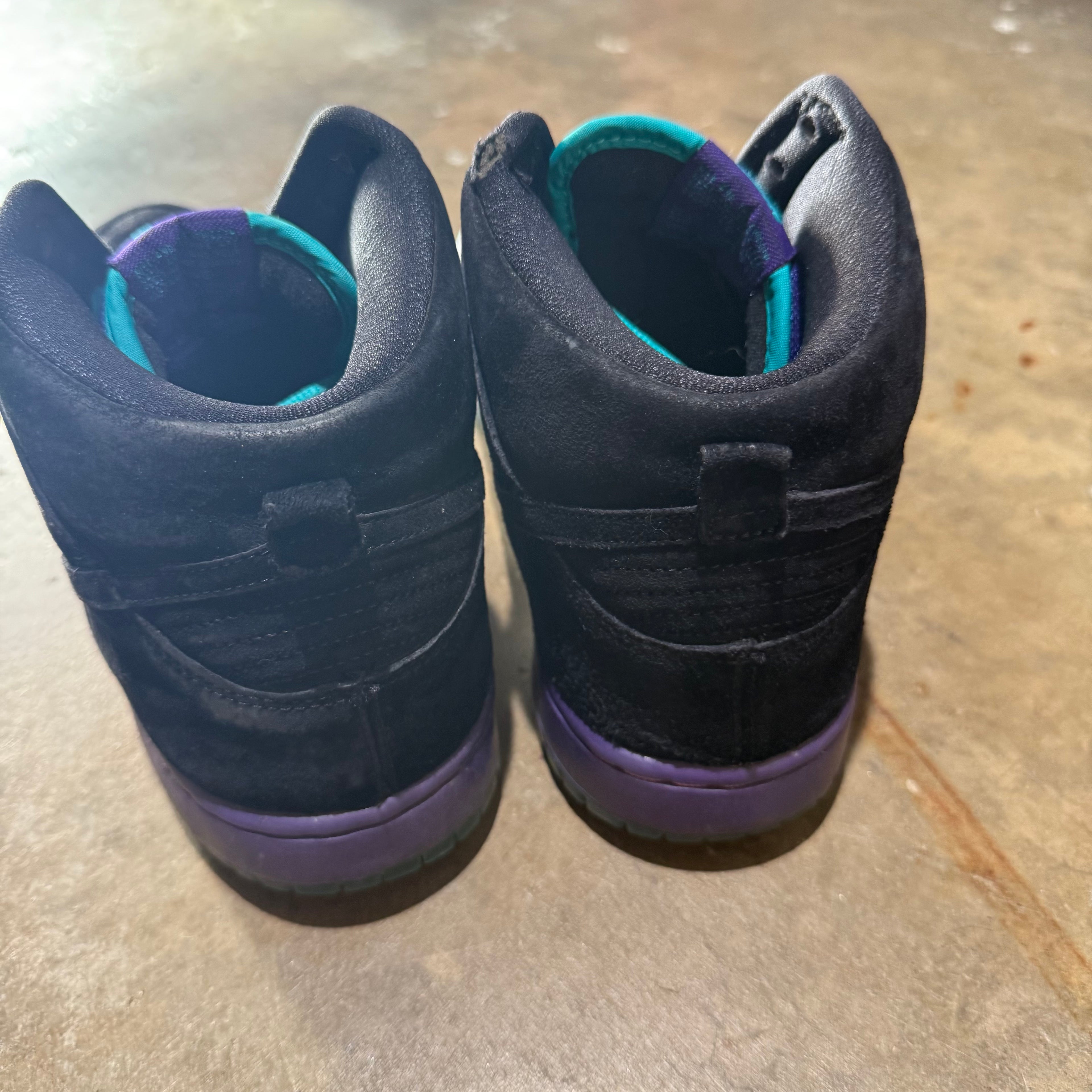 size 11 - Dunk High sb ' Back Grape '
