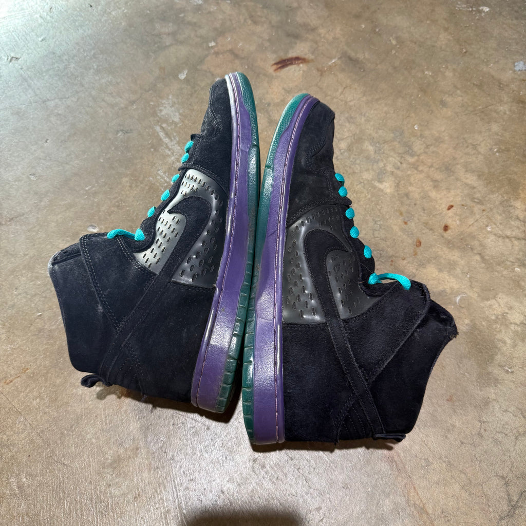 size 11 - Dunk High sb ' Back Grape '
