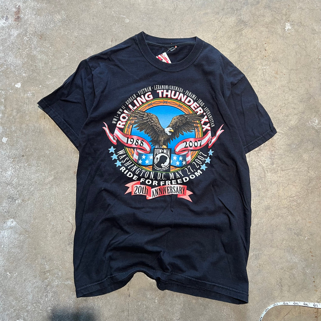 size medium - Vintage ' rolling thunder ' tee