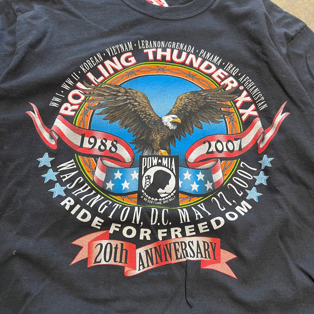 size medium - Vintage ' rolling thunder ' tee