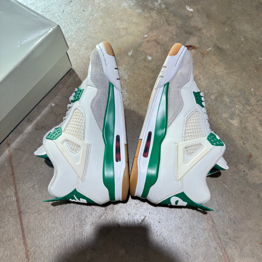 size 8.5 - Jordan 4 Retro sb ' Pine Green '