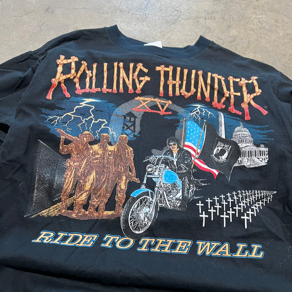 size medium - Vintage ' Rolling Thunder Ride to The wall ' tee