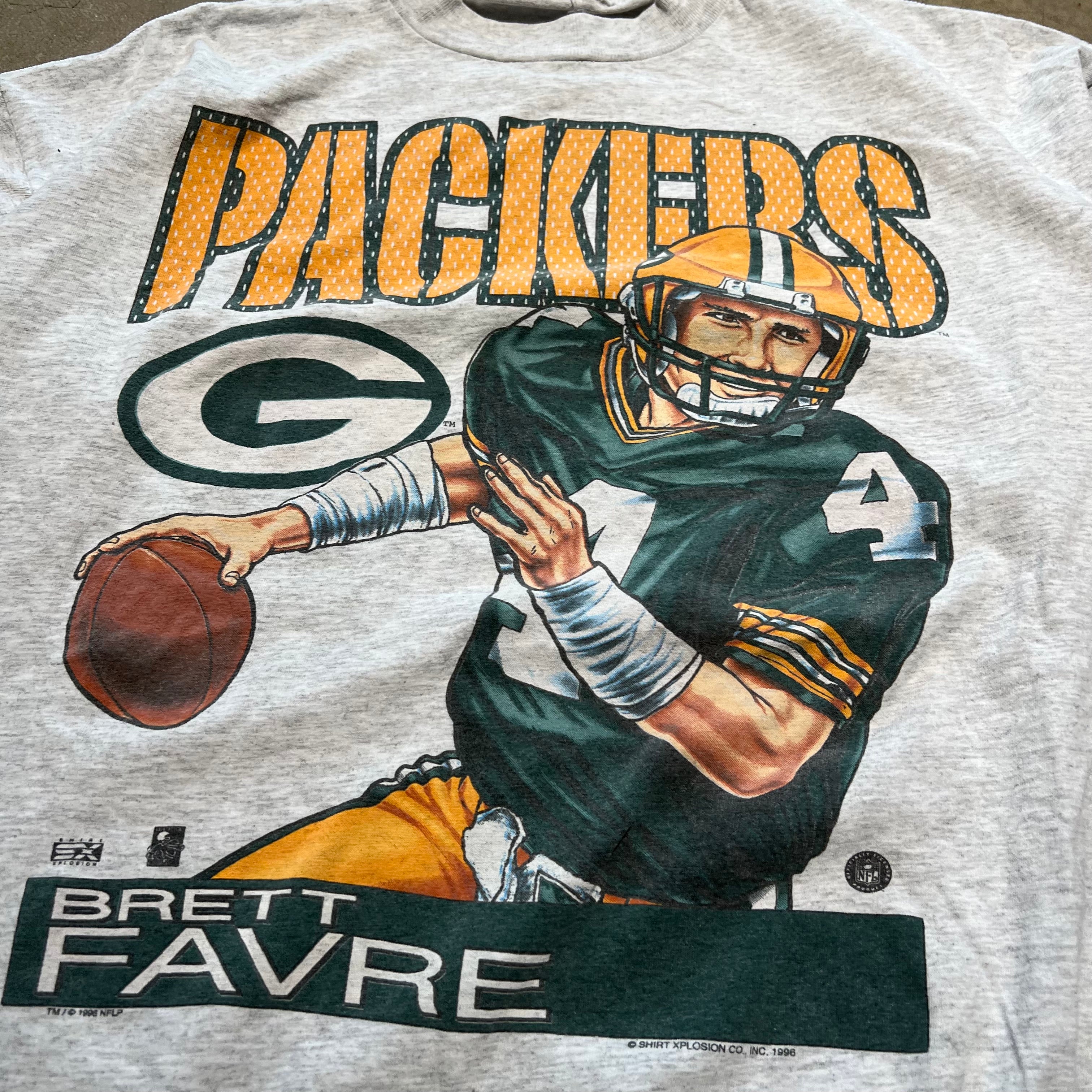 size large - V ' 1996 Brett Favre Green Bay Packers football ' tee