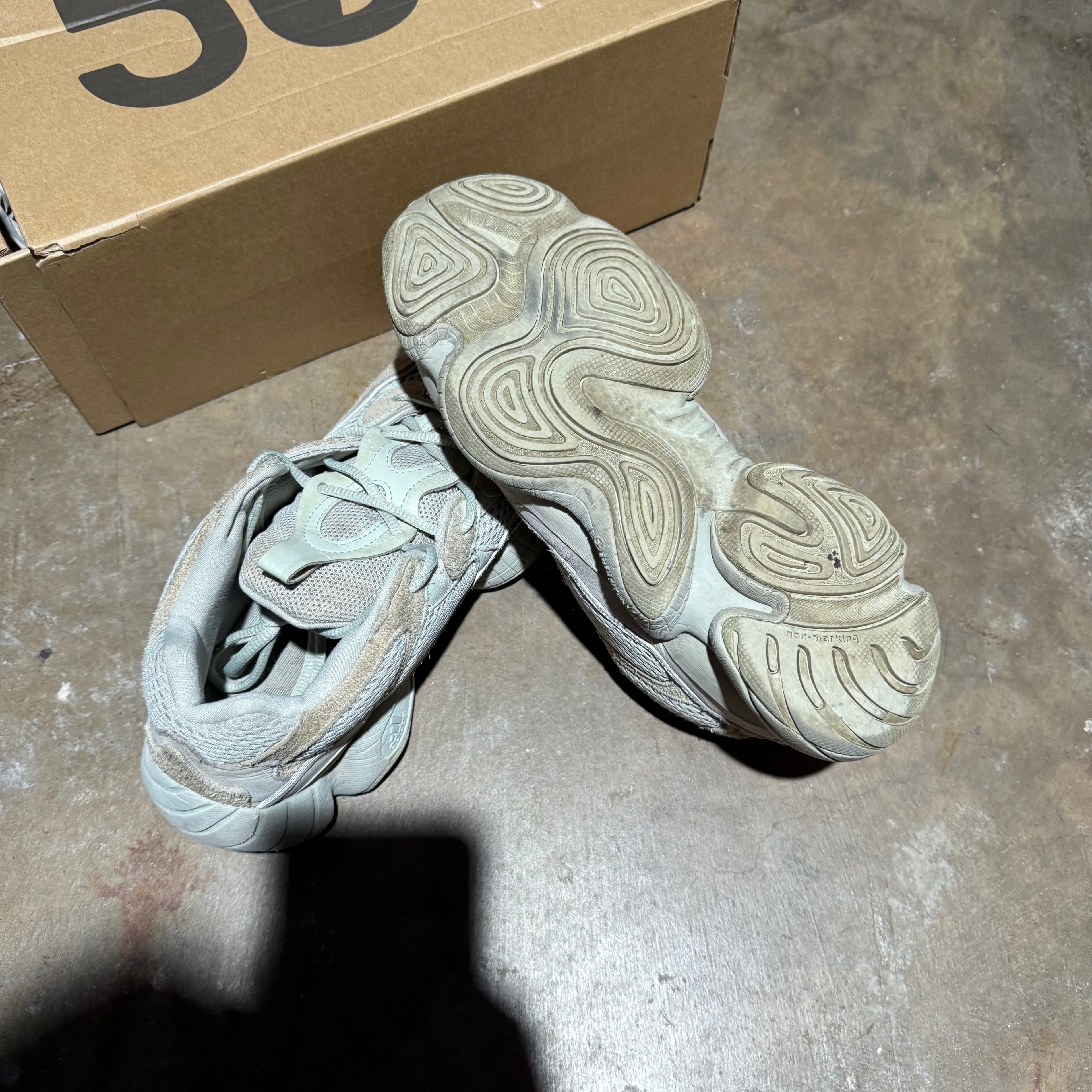 size 10 - Yeezy 500 ' Salt '