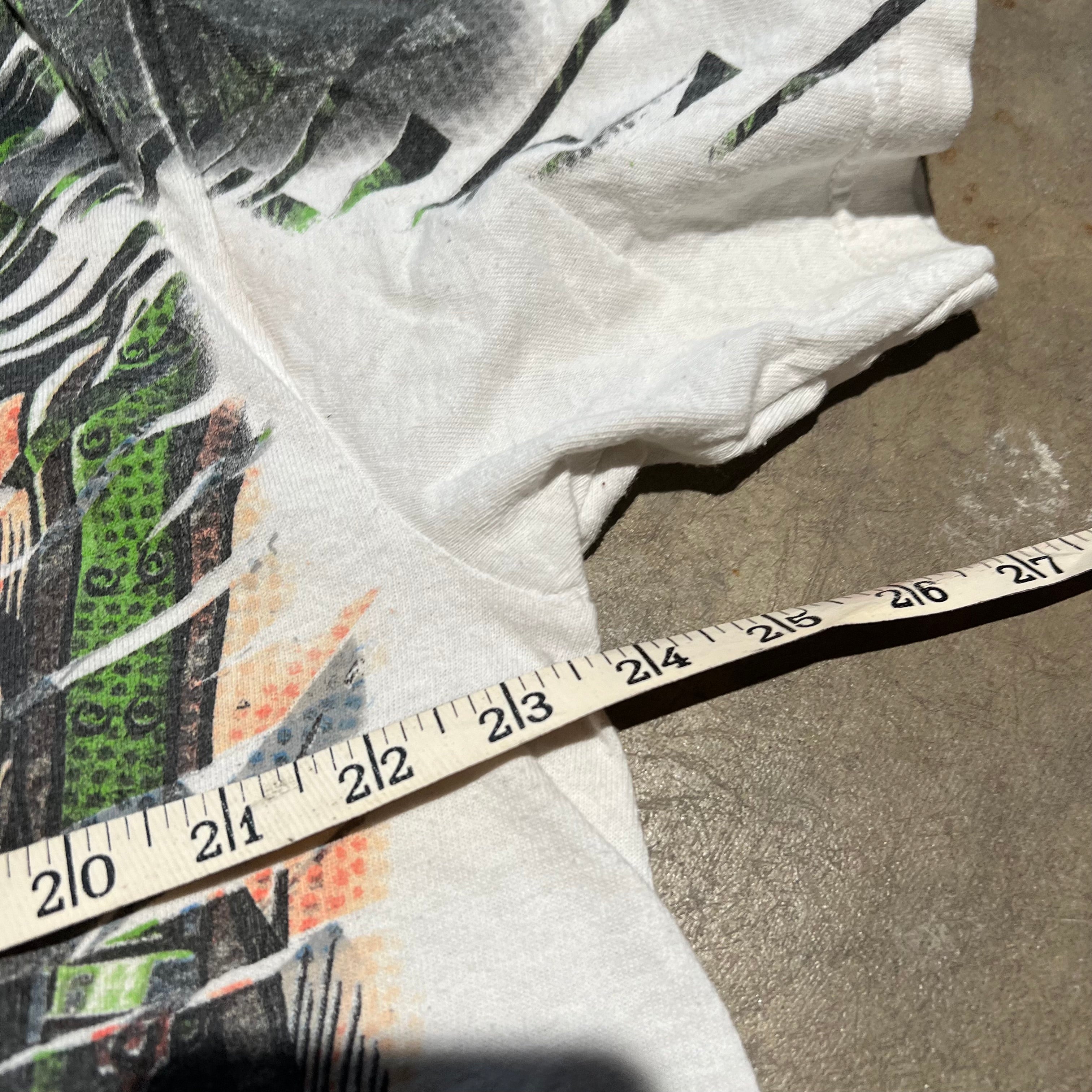 size large - Vintage ' bane and Batman ' tee
