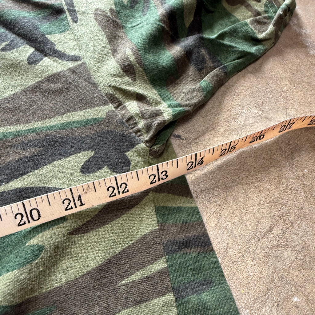 size xl - vintage ' 90s camo ' tee