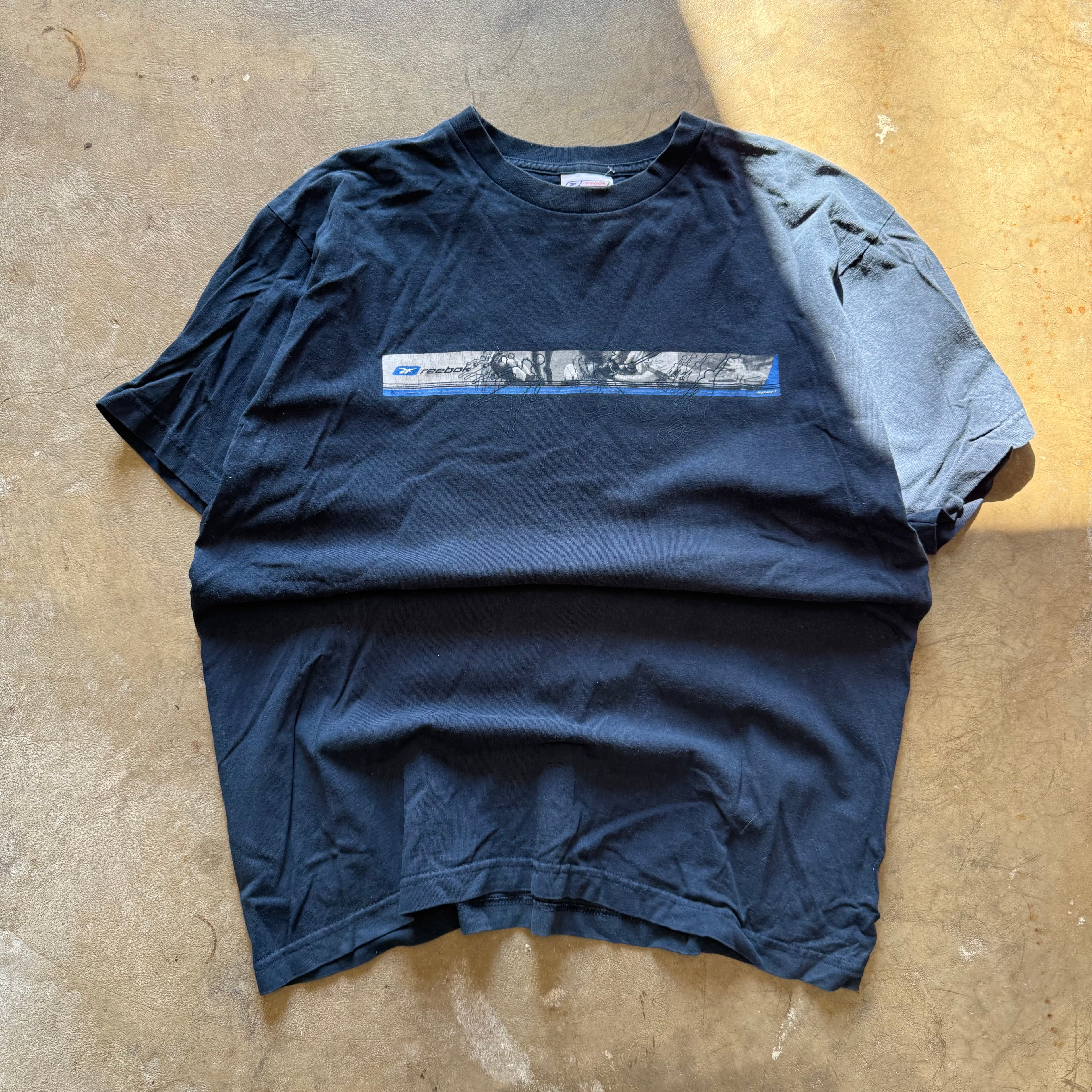 size large - Vintage ' Reebok Sports ' tee